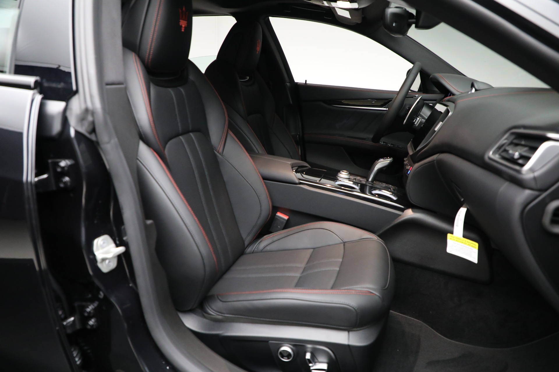 2024 Maserati Ghibli Modena Q4 photo 17