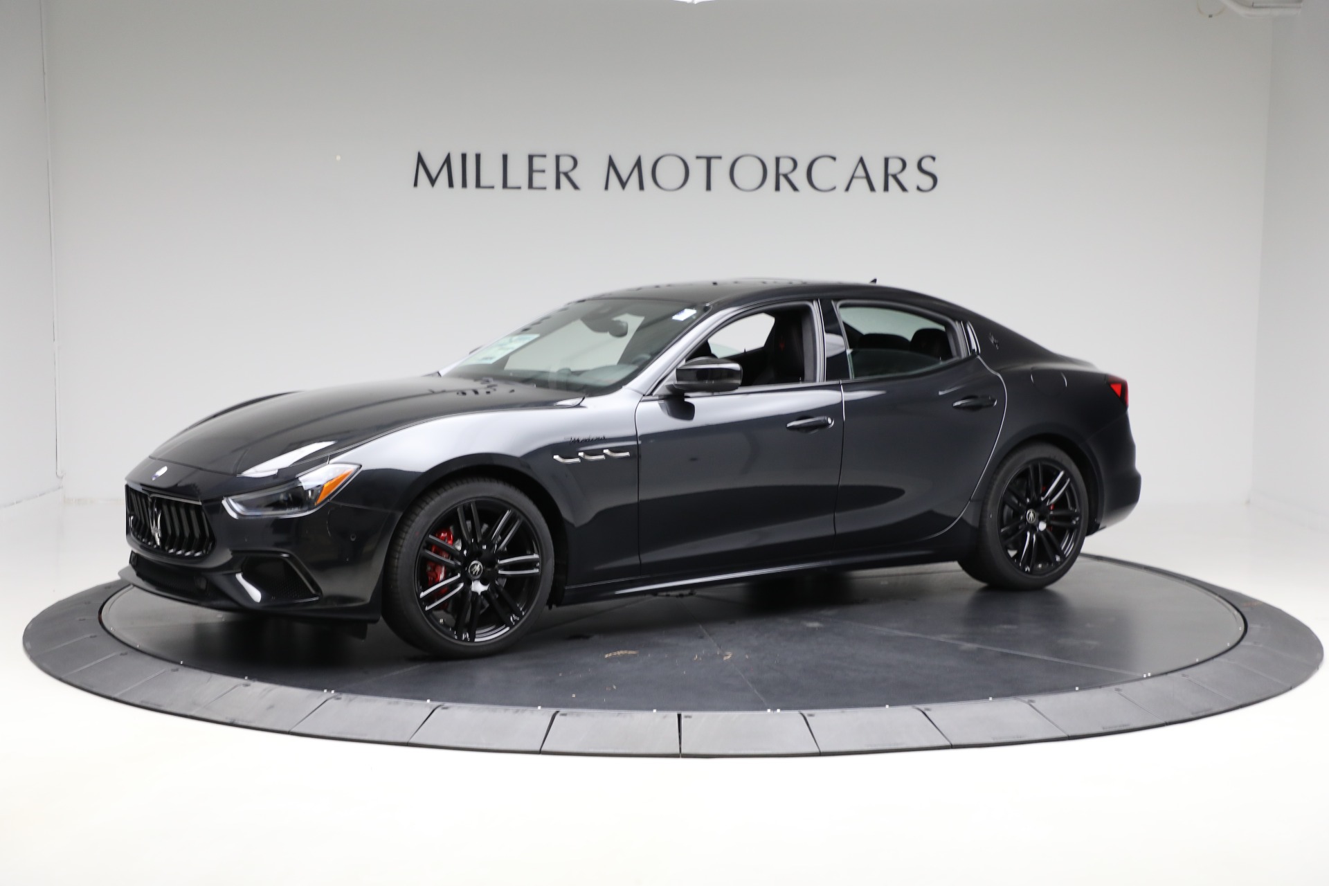 2024 Maserati Ghibli Modena Q4 photo 2