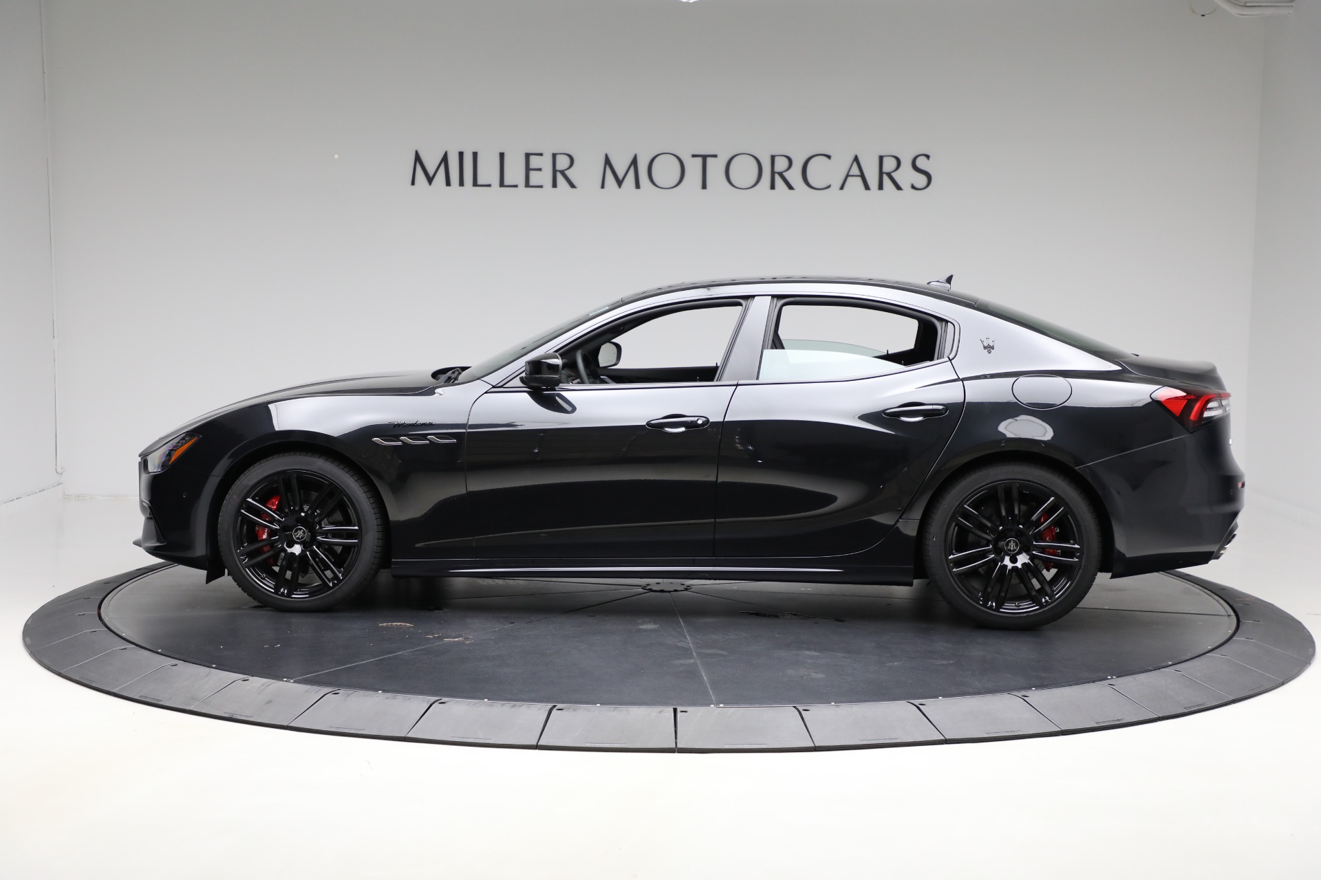 2024 Maserati Ghibli Modena Q4 photo 3