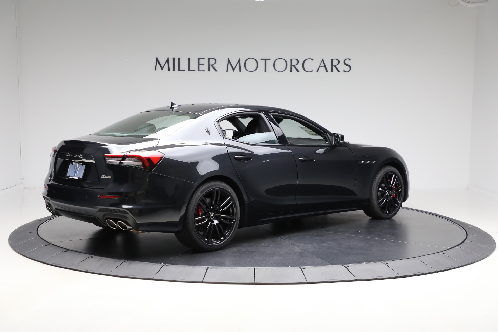 2024 Maserati Ghibli Modena Q4 photo 9
