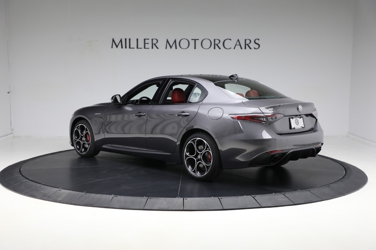 2025 Alfa Romeo Giulia SPRINT photo 3
