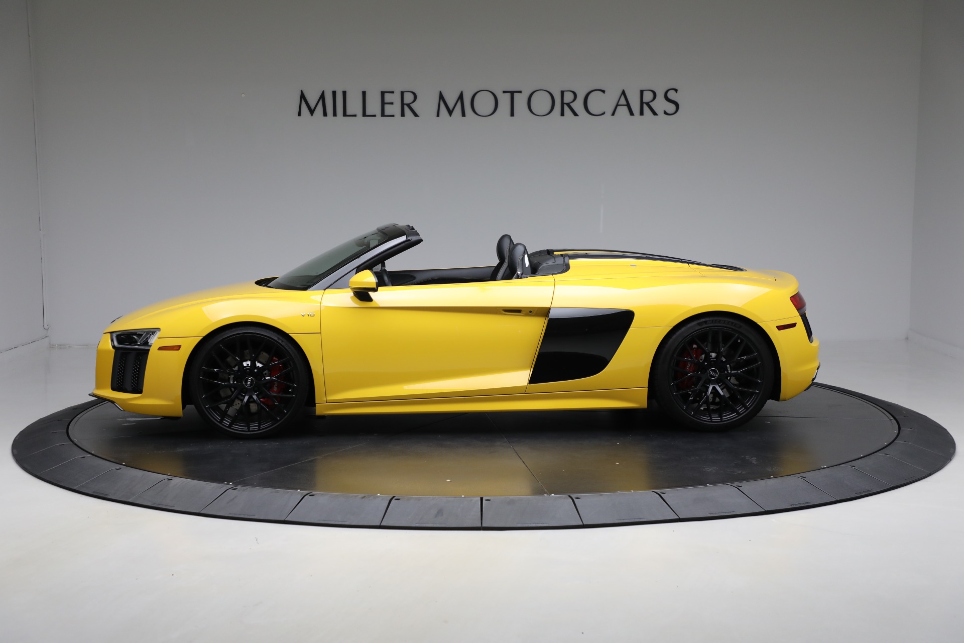 Used 2018 Audi R8 5.2 quattro V10 Spyder For Sale (Sold) | Miller