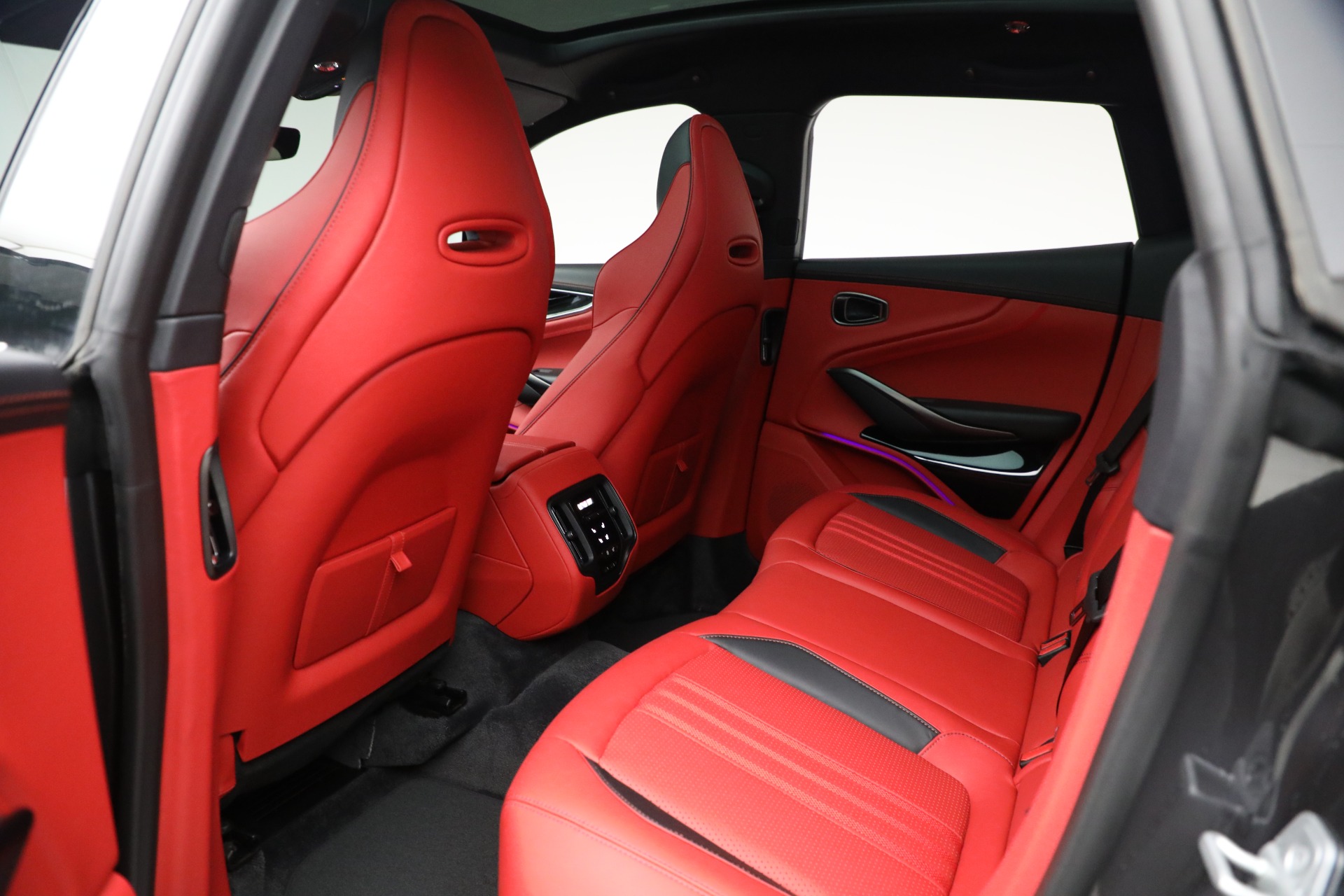 2025 Aston Martin DBX AM8 DBX707 photo 17