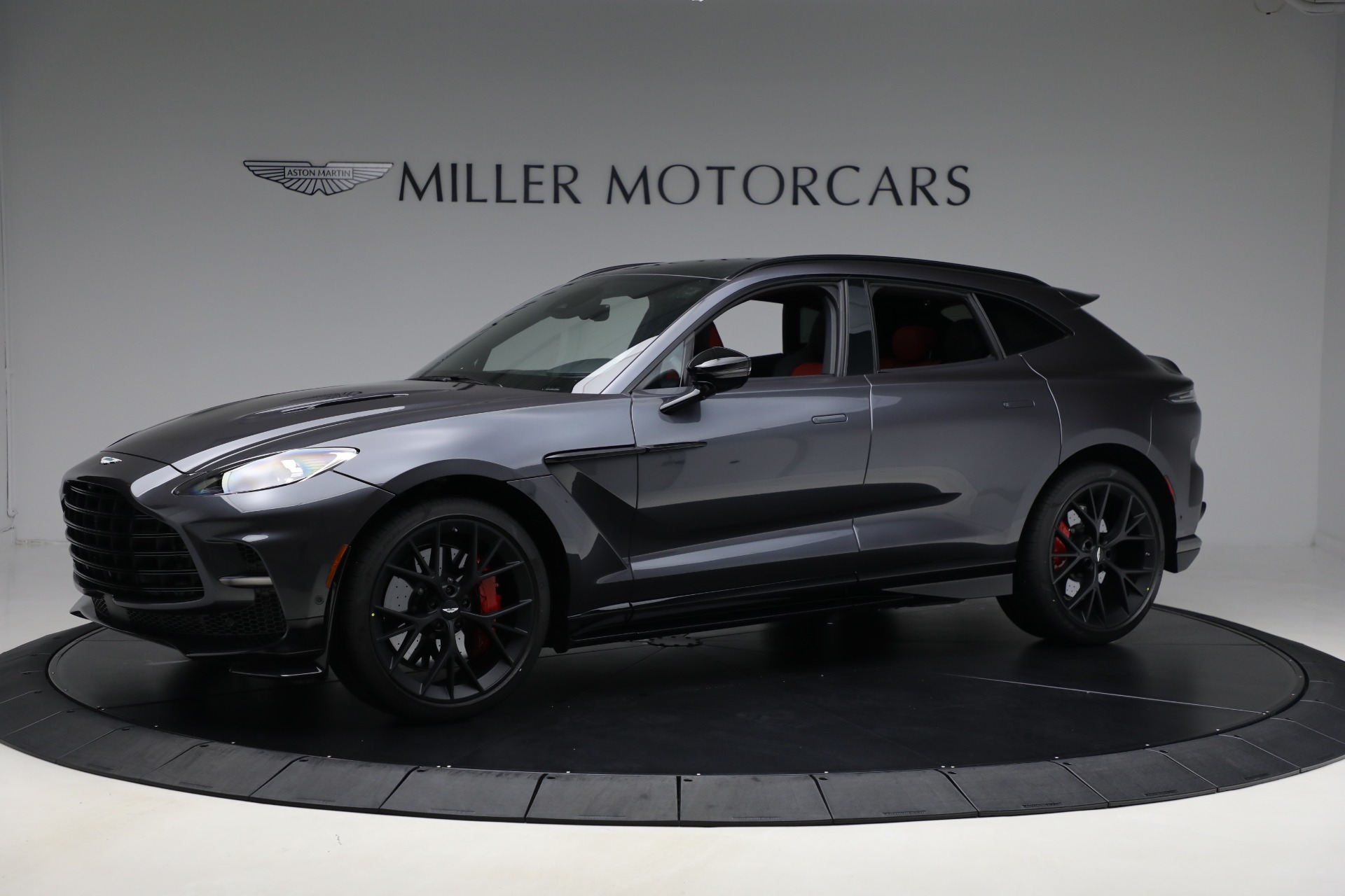 2025 Aston Martin DBX AM8 DBX707 photo 2