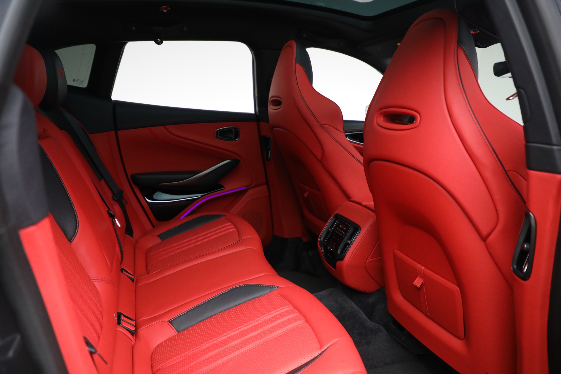 2025 Aston Martin DBX AM8 DBX707 photo 24