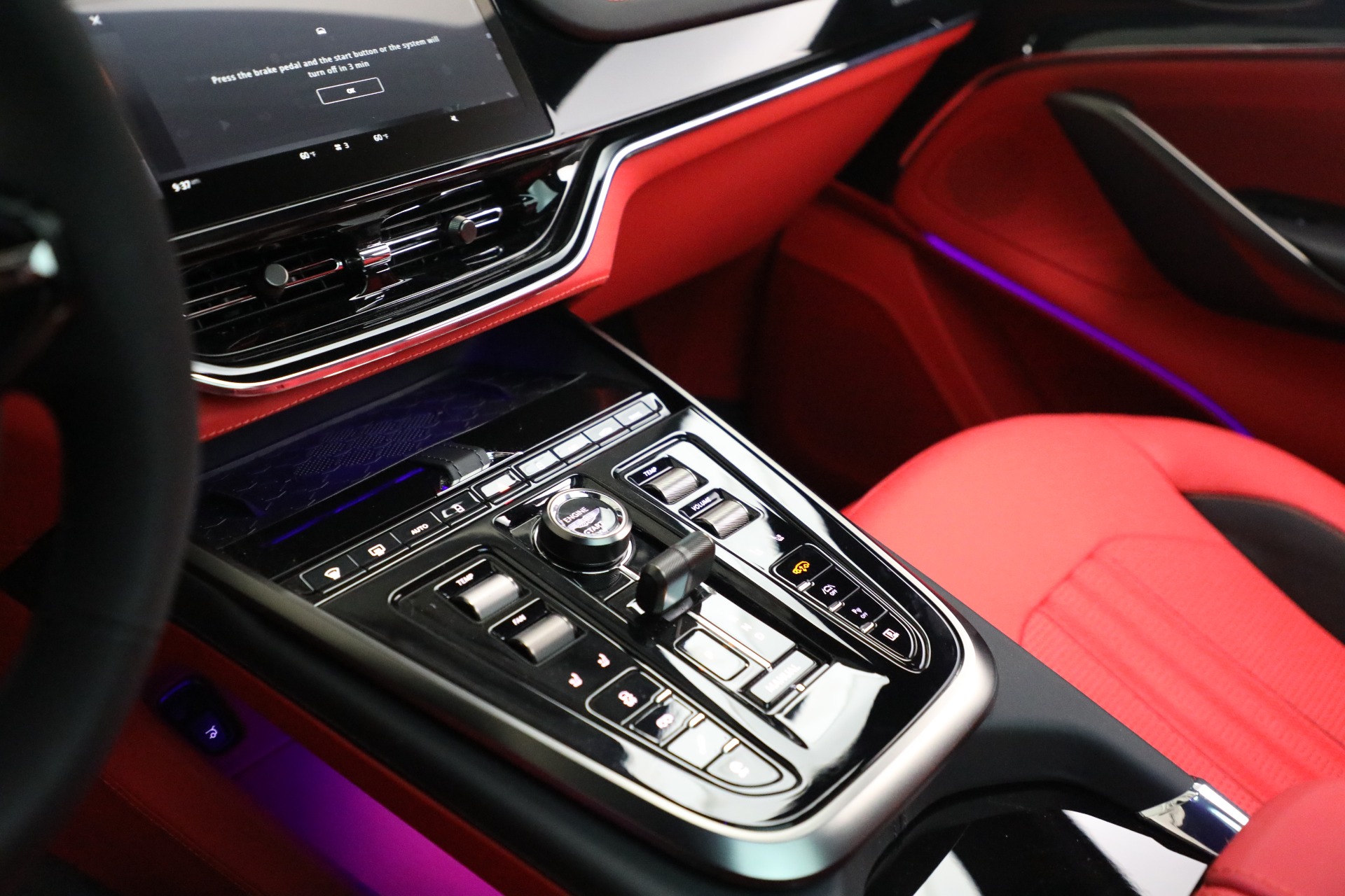 2025 Aston Martin DBX AM8 DBX707 photo 27