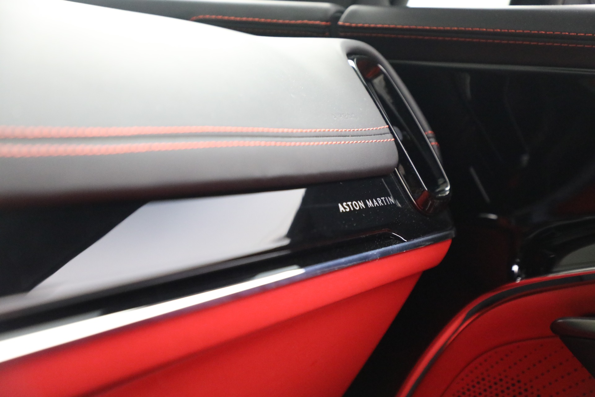 2025 Aston Martin DBX AM8 DBX707 photo 28