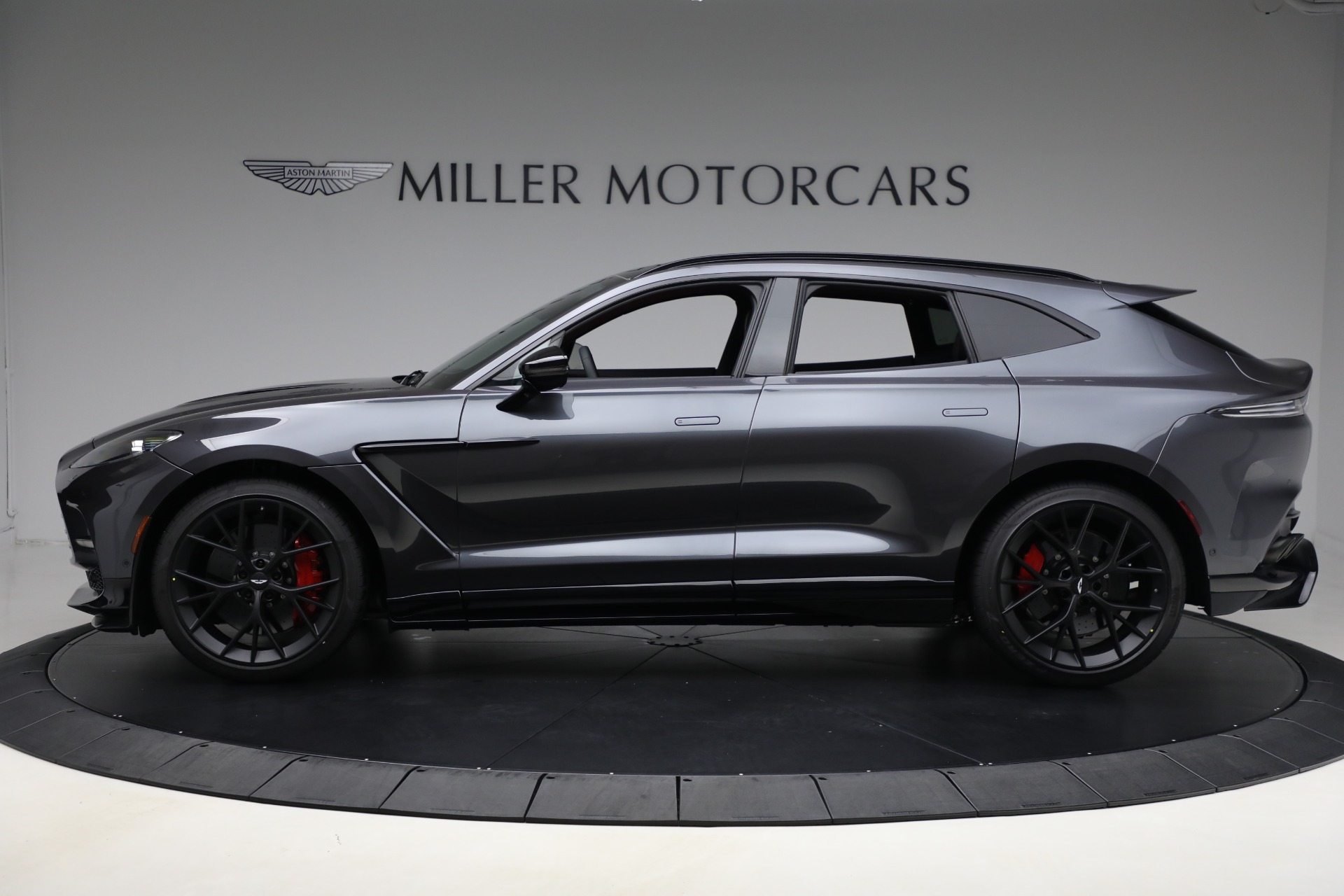 2025 Aston Martin DBX AM8 DBX707 photo 3