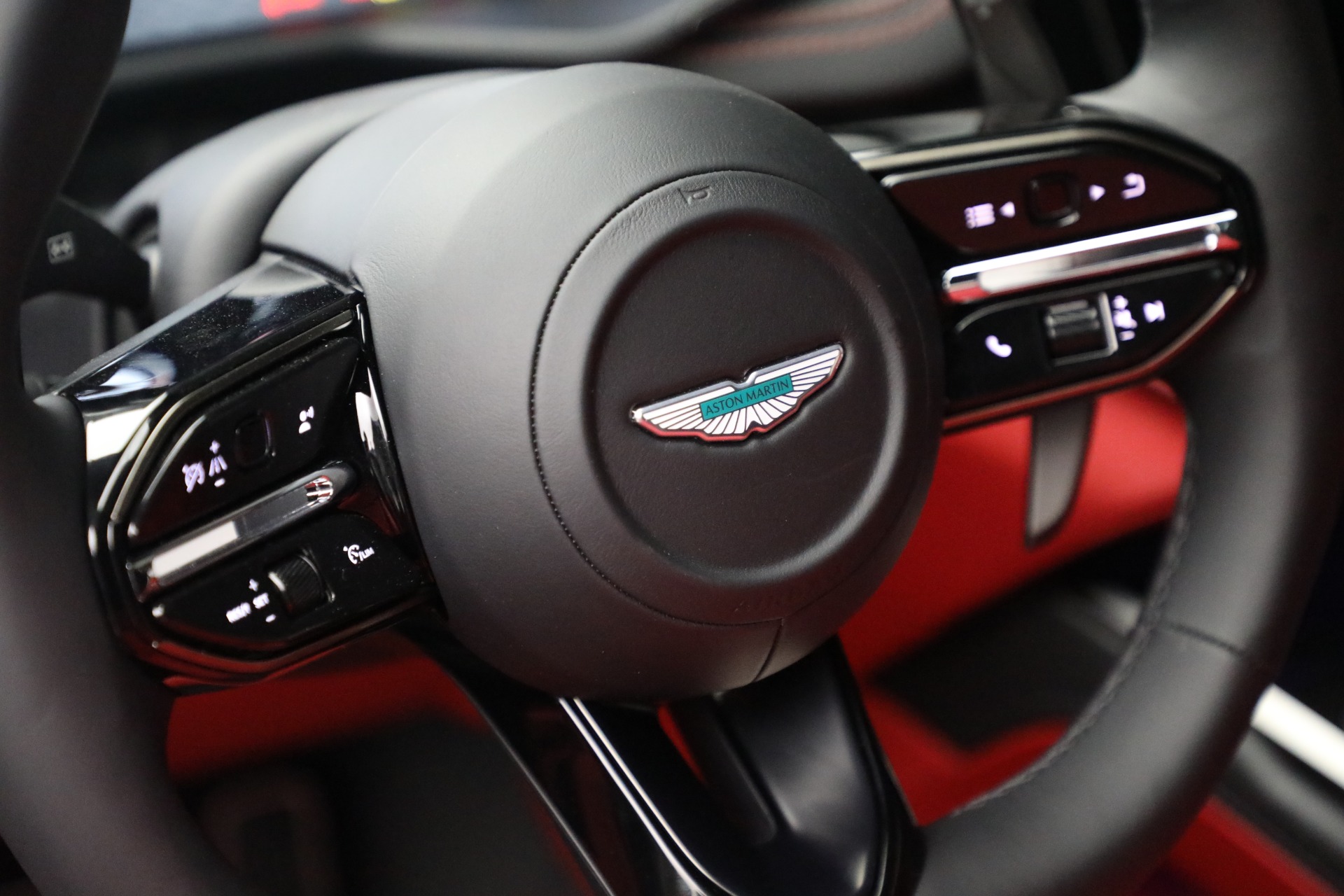 2025 Aston Martin DBX AM8 DBX707 photo 30
