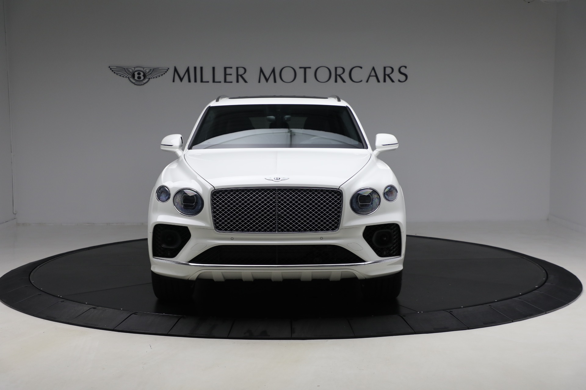 2023 Bentley Bentayga V8 photo 11