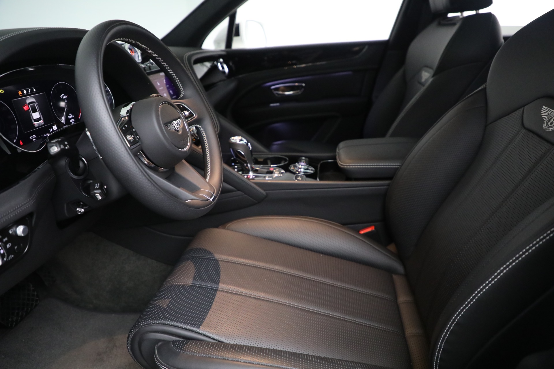 2023 Bentley Bentayga V8 photo 13