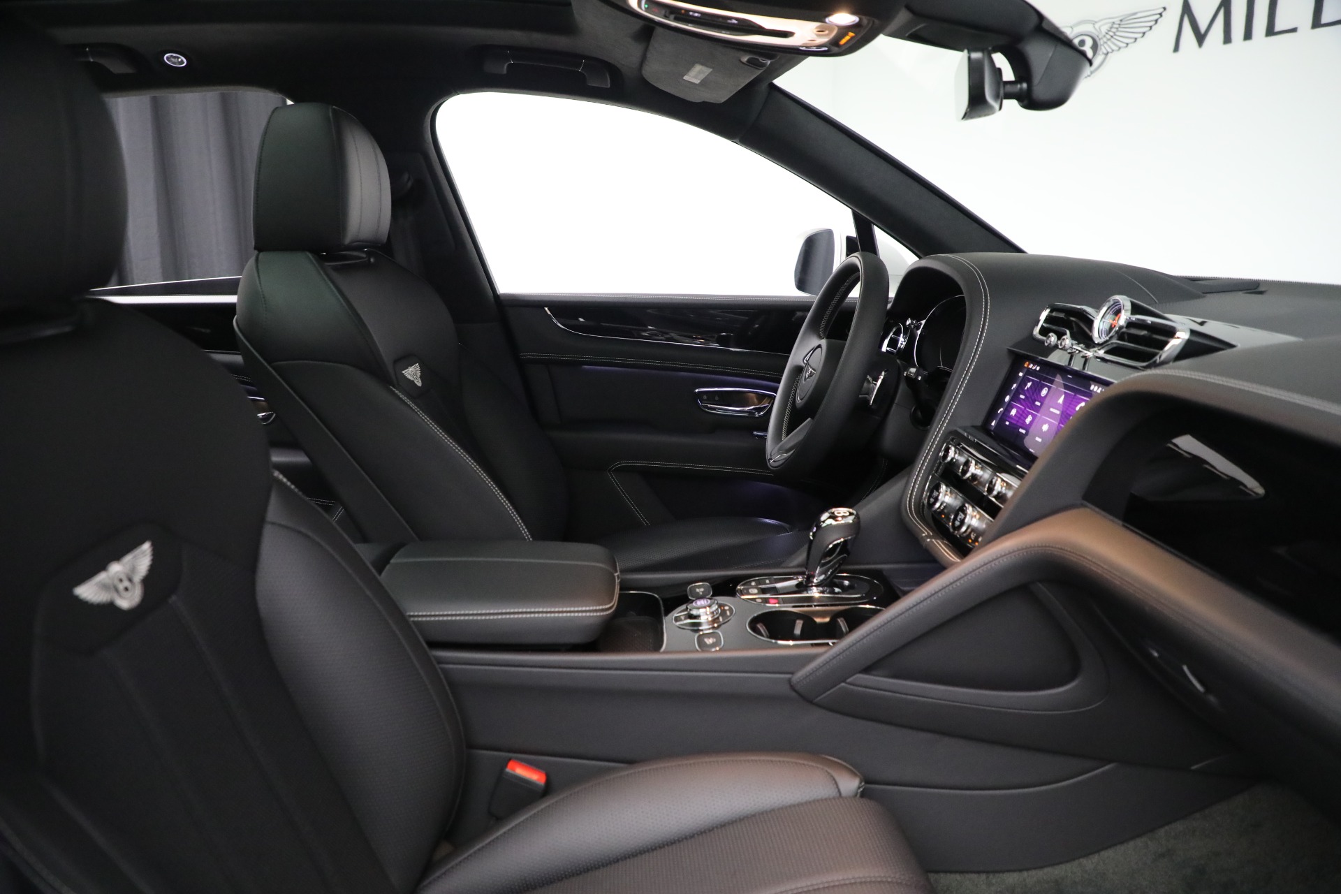 2023 Bentley Bentayga V8 photo 20