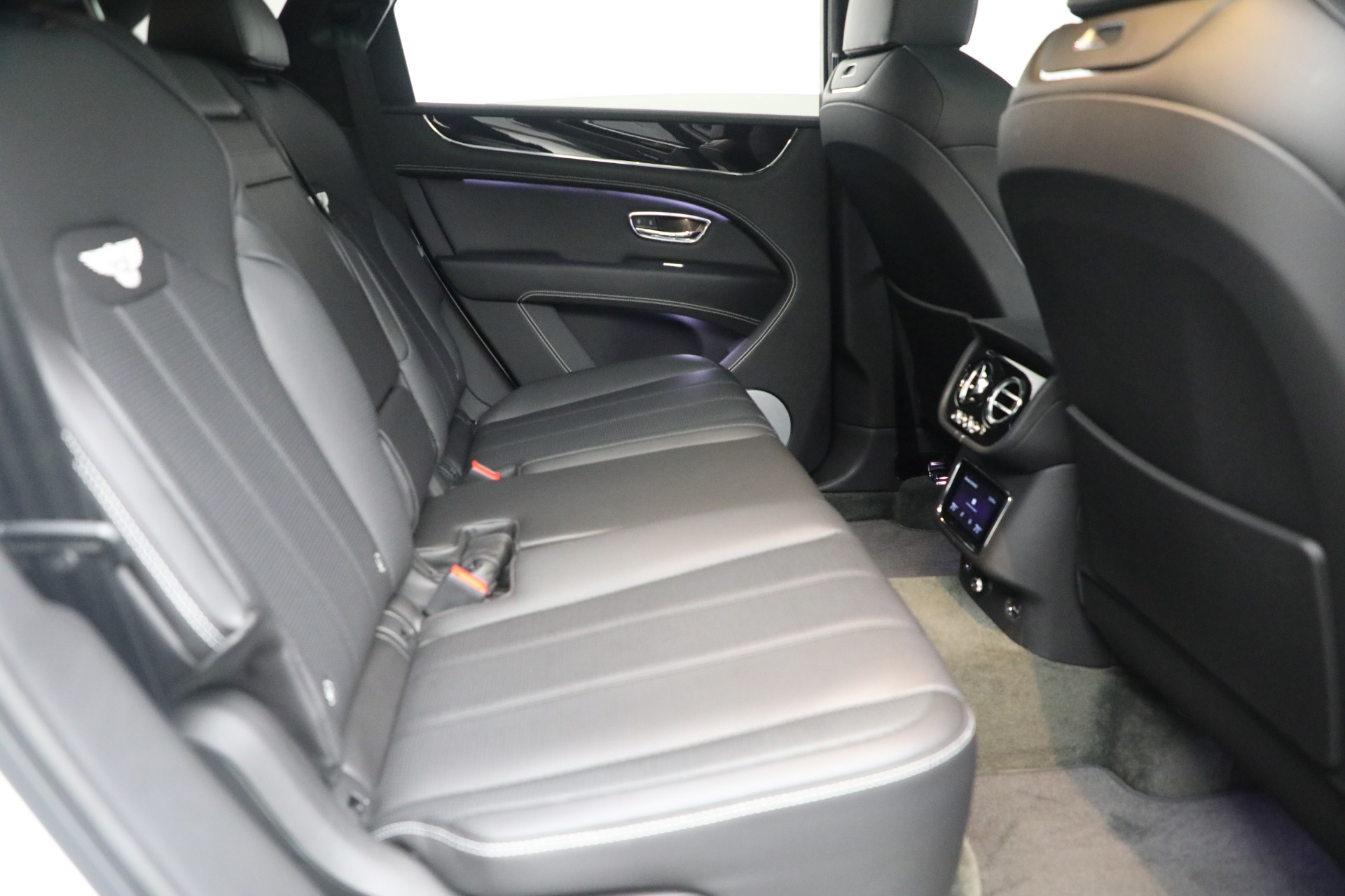 2023 Bentley Bentayga V8 photo 23