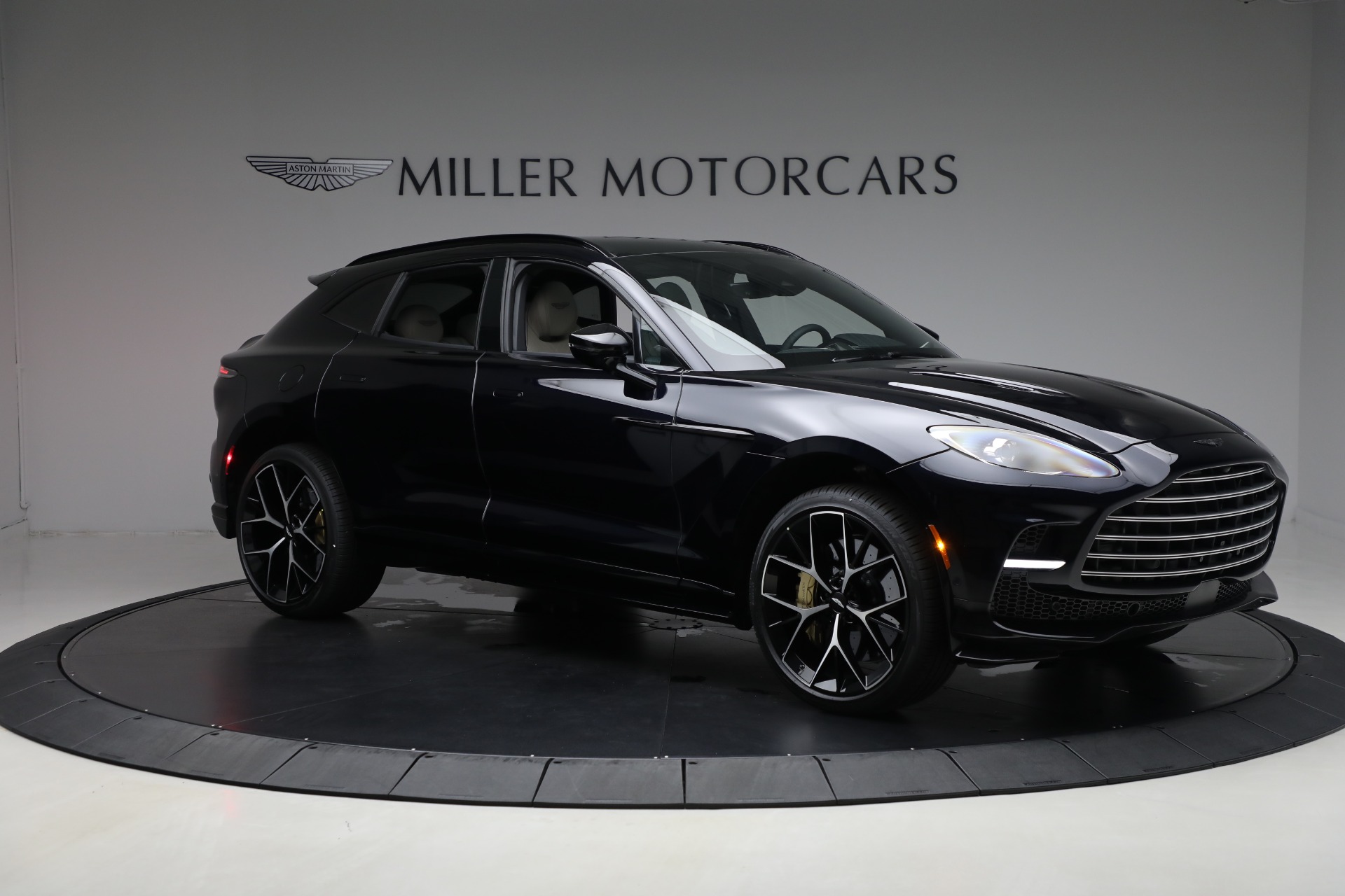 2025 Aston Martin DBX AM8 DBX707 photo 10