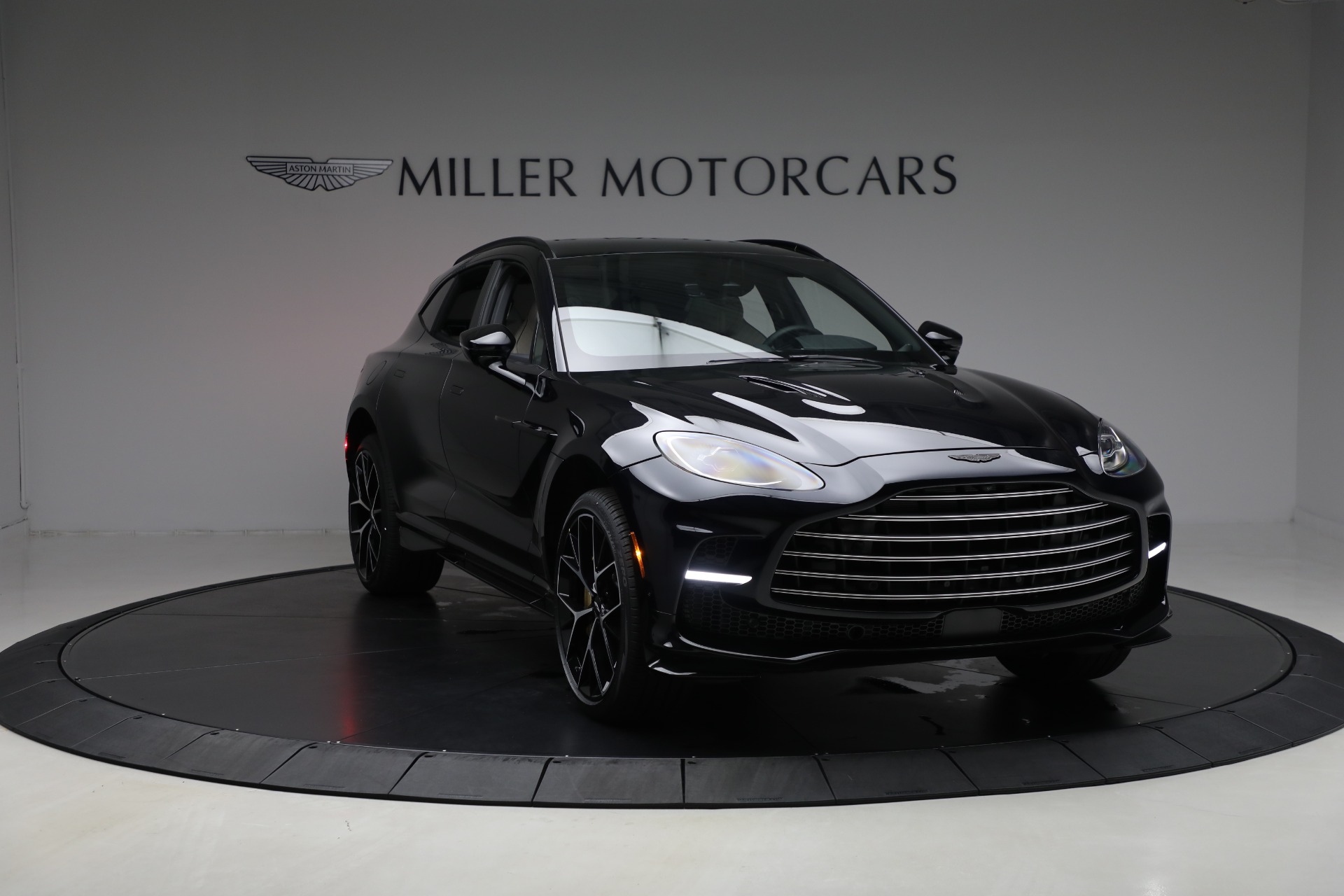 2025 Aston Martin DBX AM8 DBX707 photo 11