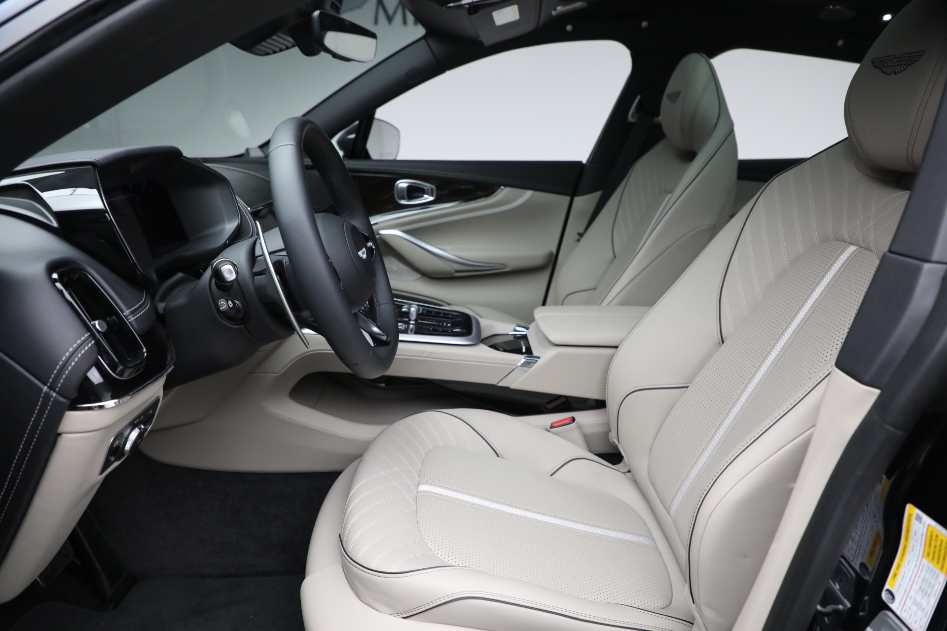 2025 Aston Martin DBX AM8 DBX707 photo 15