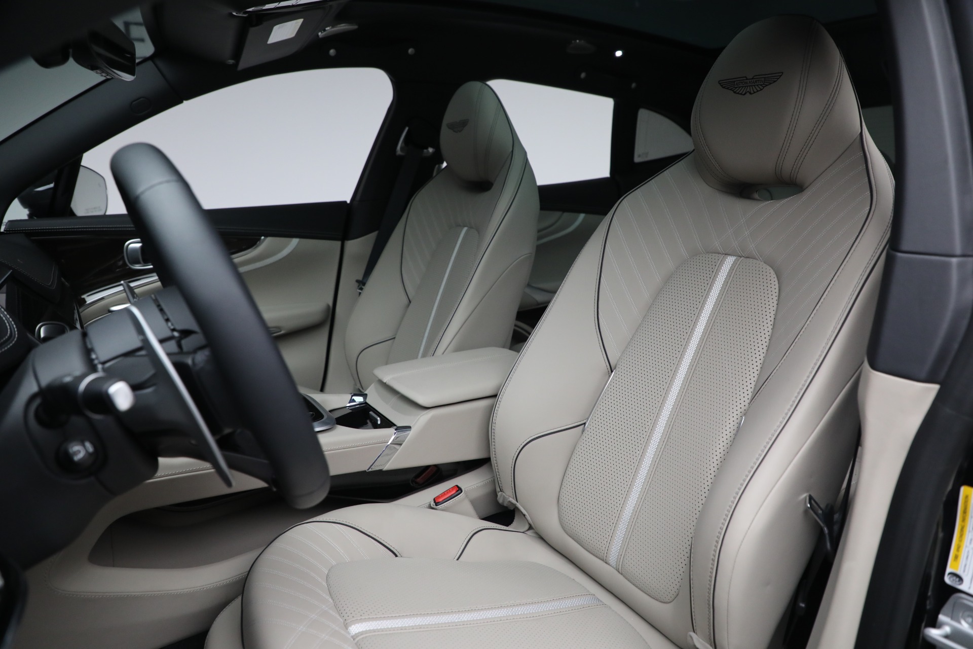 2025 Aston Martin DBX AM8 DBX707 photo 16
