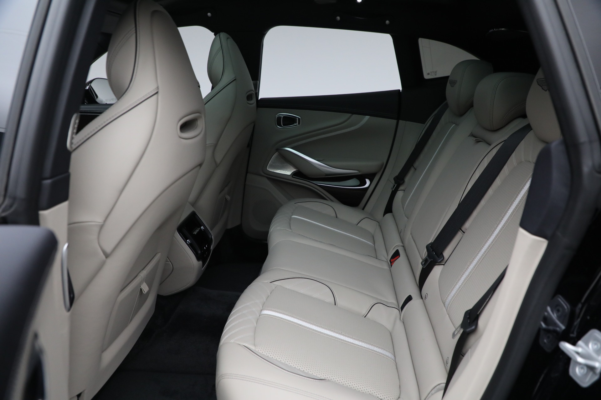2025 Aston Martin DBX AM8 DBX707 photo 18