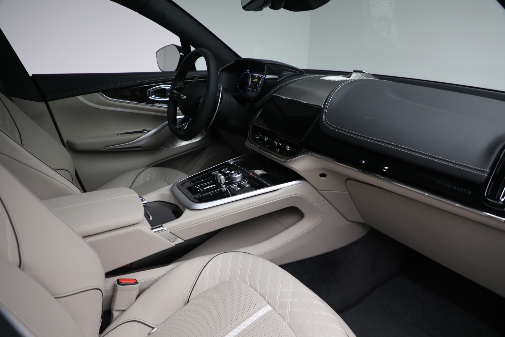 2025 Aston Martin DBX AM8 DBX707 photo 21