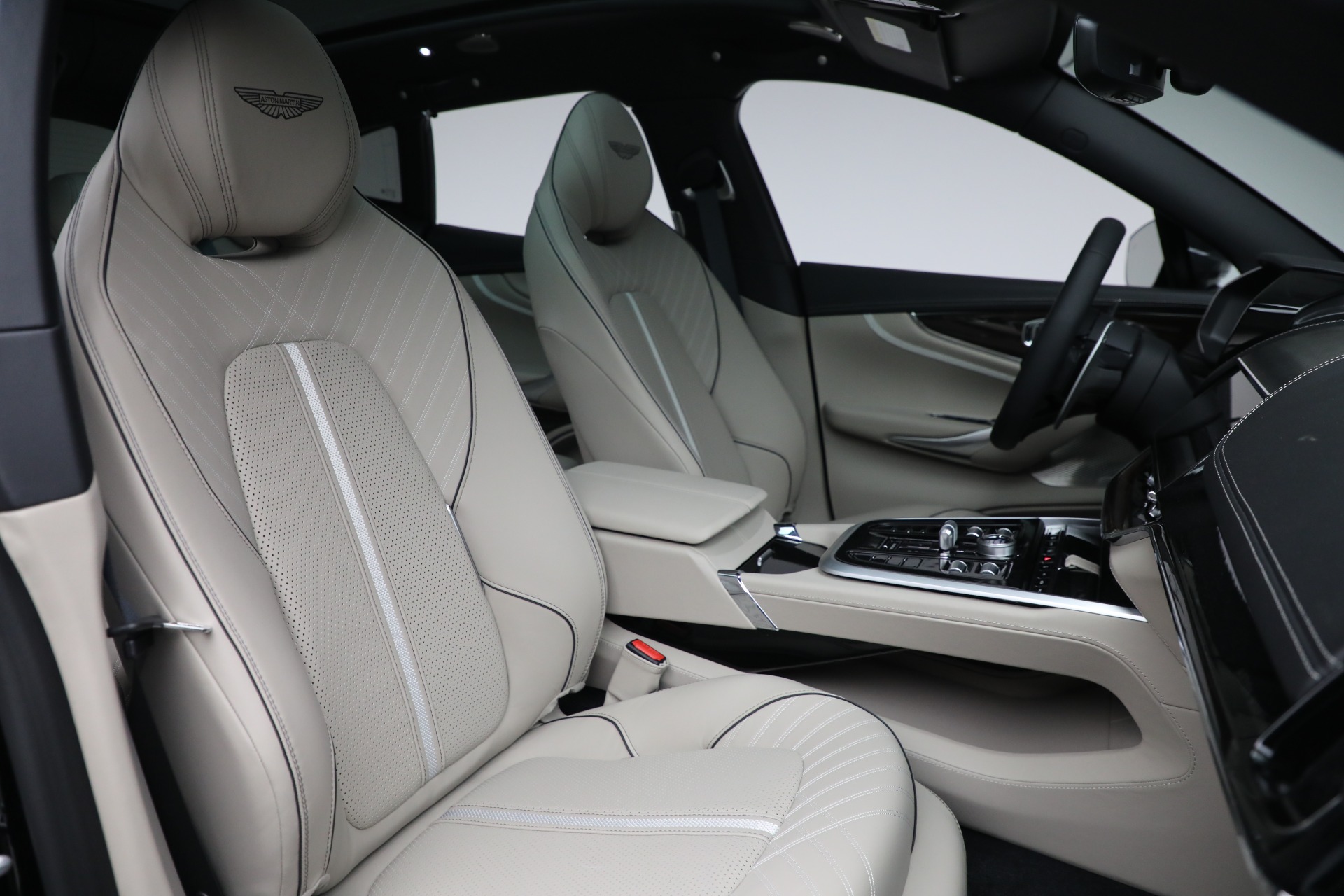2025 Aston Martin DBX AM8 DBX707 photo 23