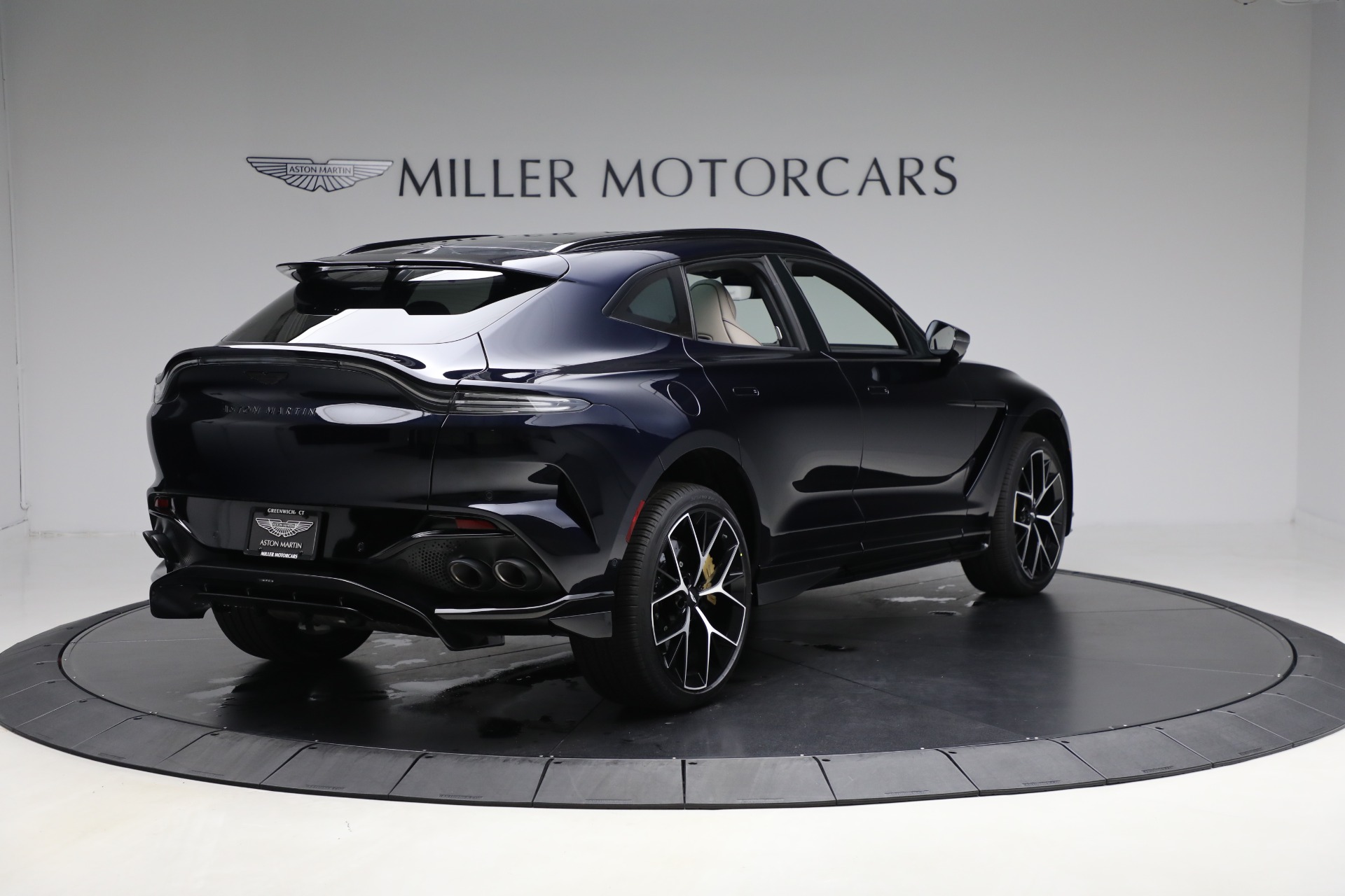 2025 Aston Martin DBX AM8 DBX707 photo 7