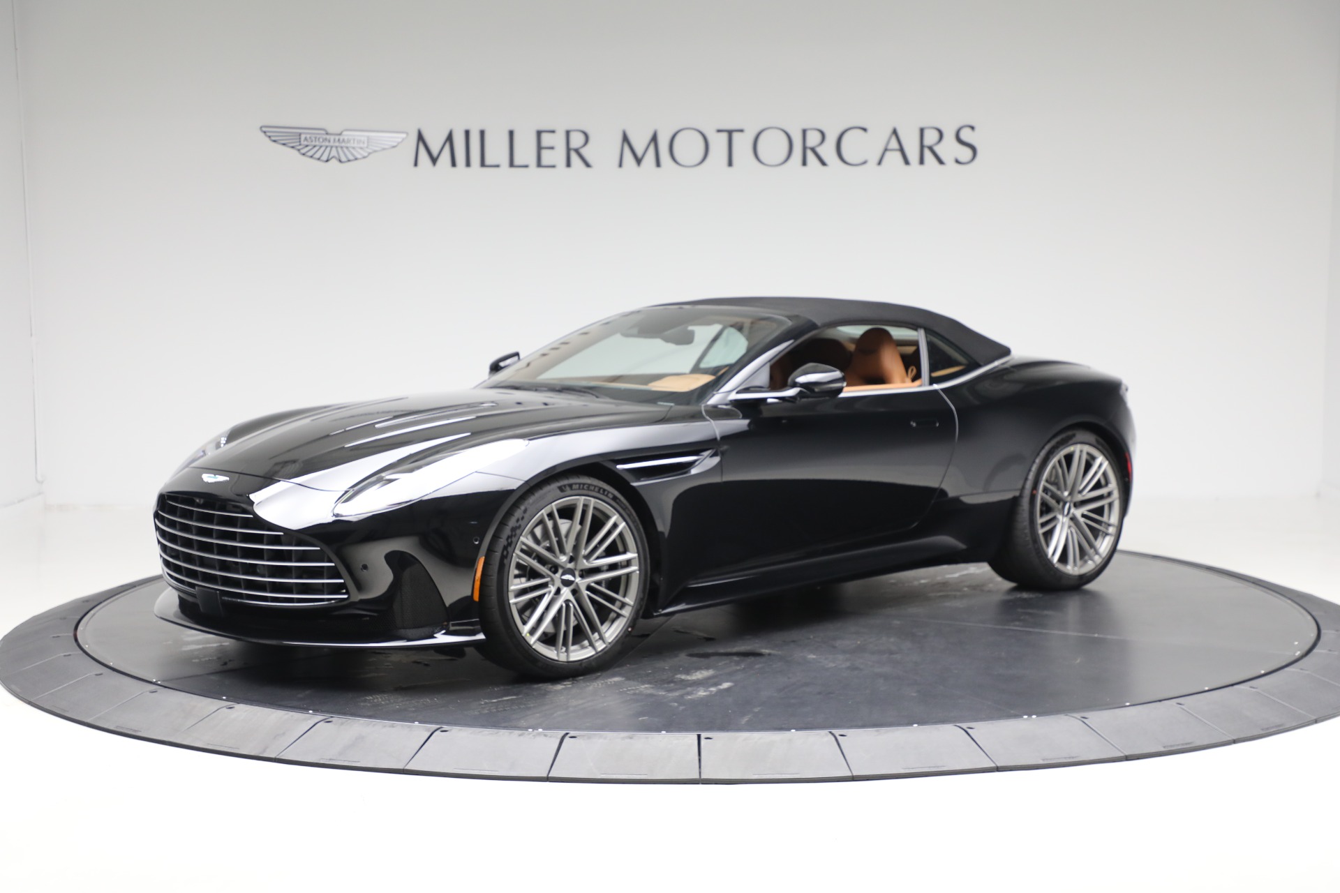 2025 Aston Martin DB12 AM5 photo 14