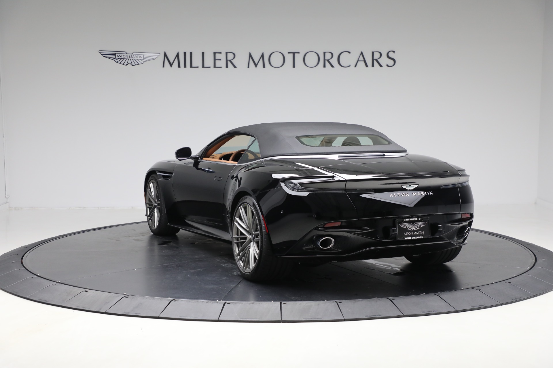 2025 Aston Martin DB12 AM5 photo 17