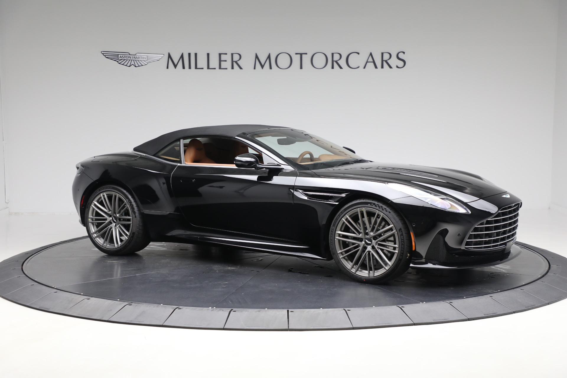 2025 Aston Martin DB12 AM5 photo 22