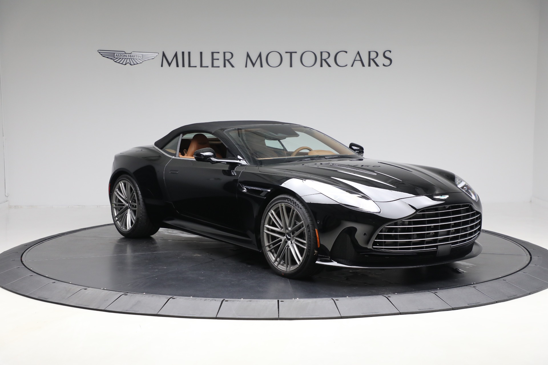 2025 Aston Martin DB12 AM5 photo 23