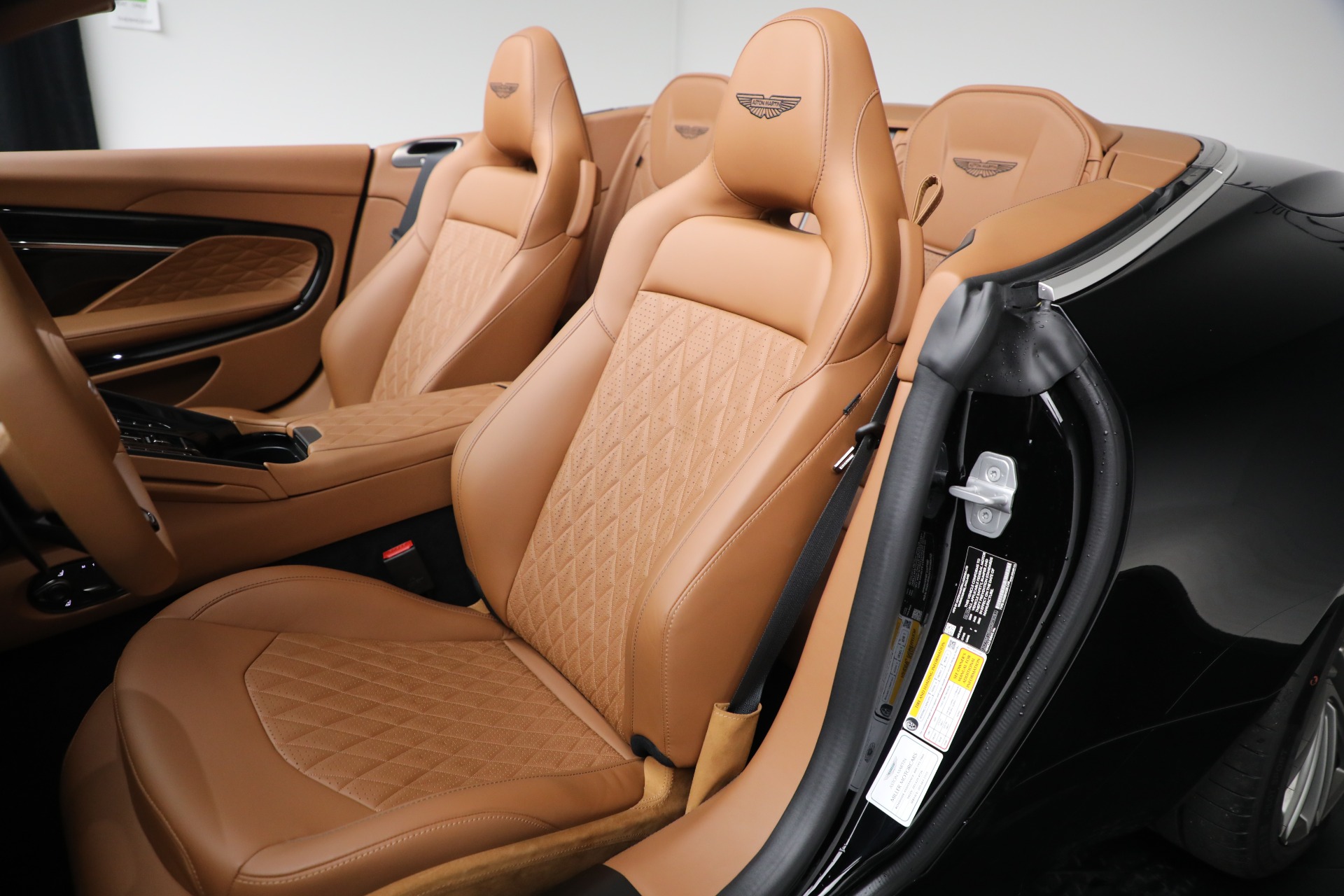 2025 Aston Martin DB12 AM5 photo 28