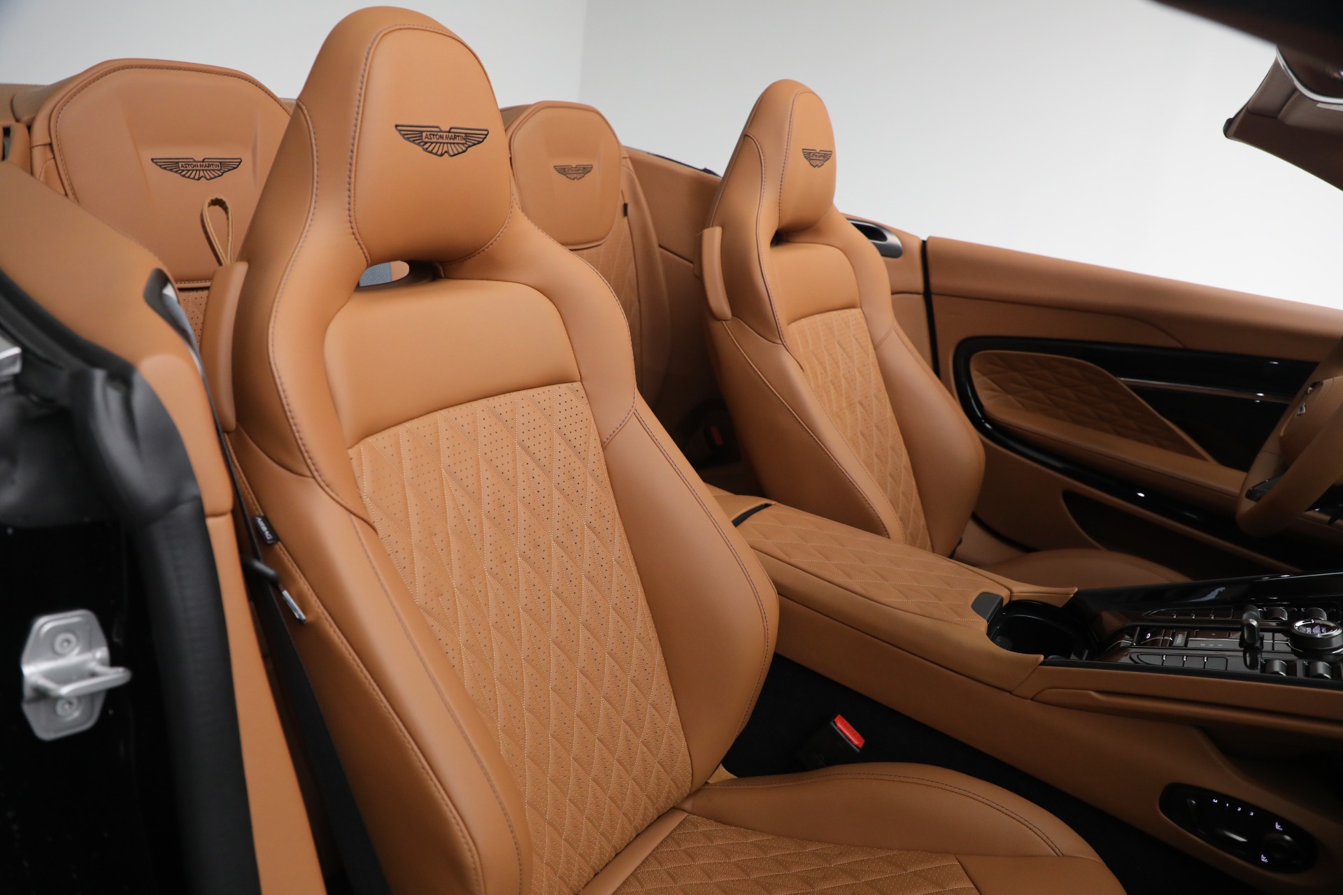 2025 Aston Martin DB12 AM5 photo 29
