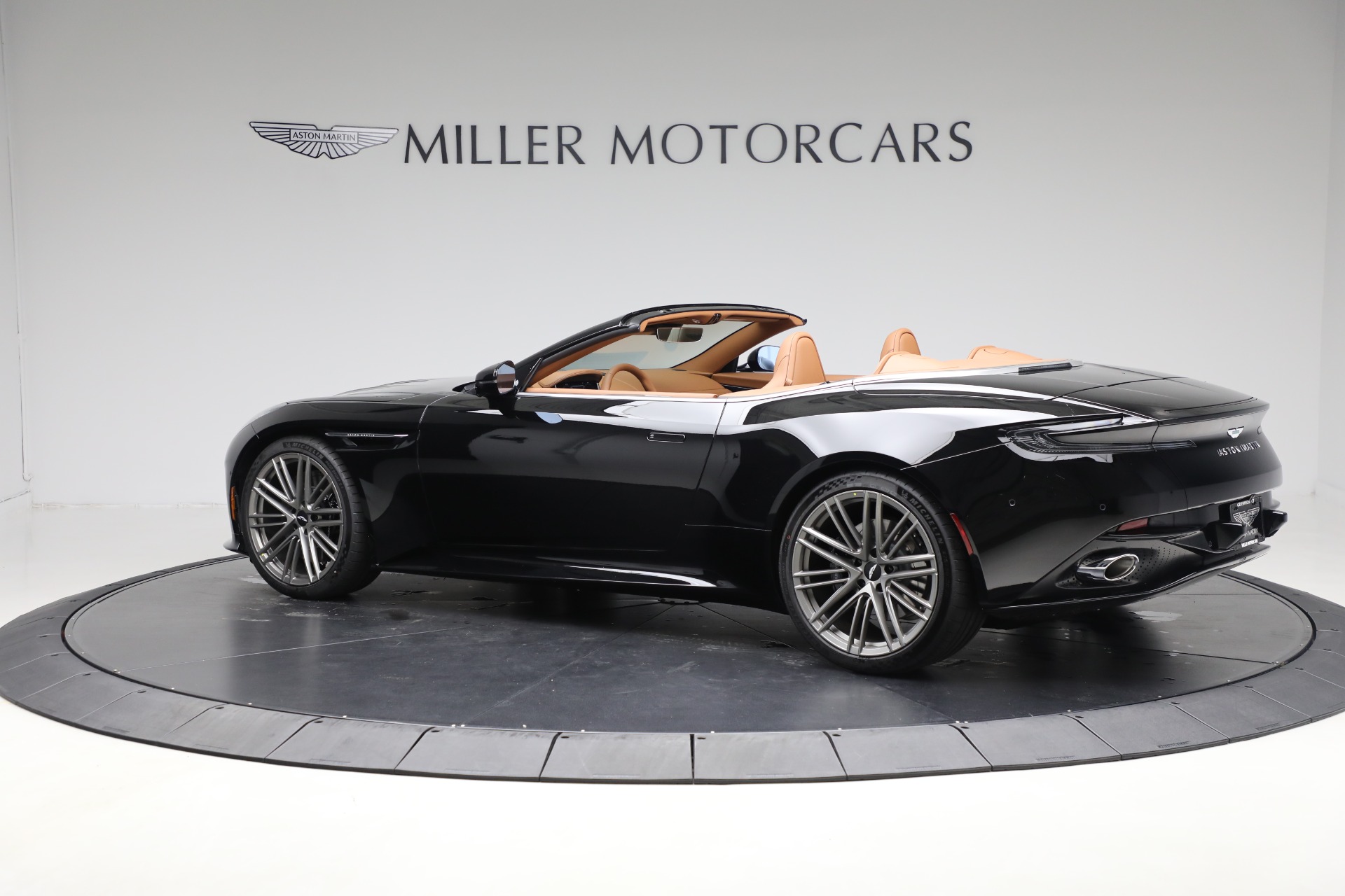 2025 Aston Martin DB12 AM5 photo 4