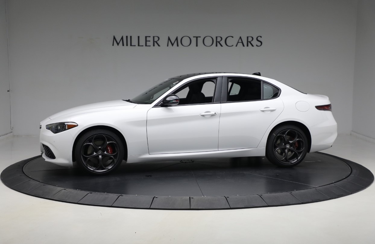 2025 Alfa Romeo Giulia photo 3