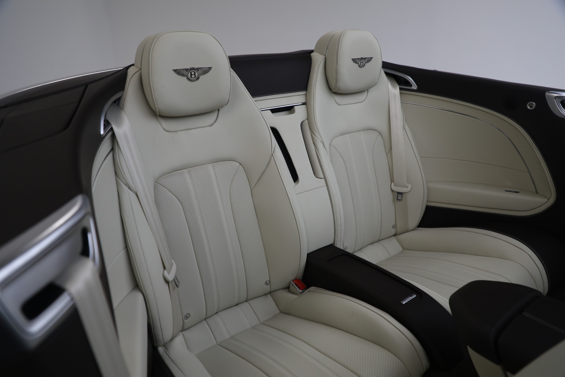 2022 Bentley Continental GTC V8 photo 23
