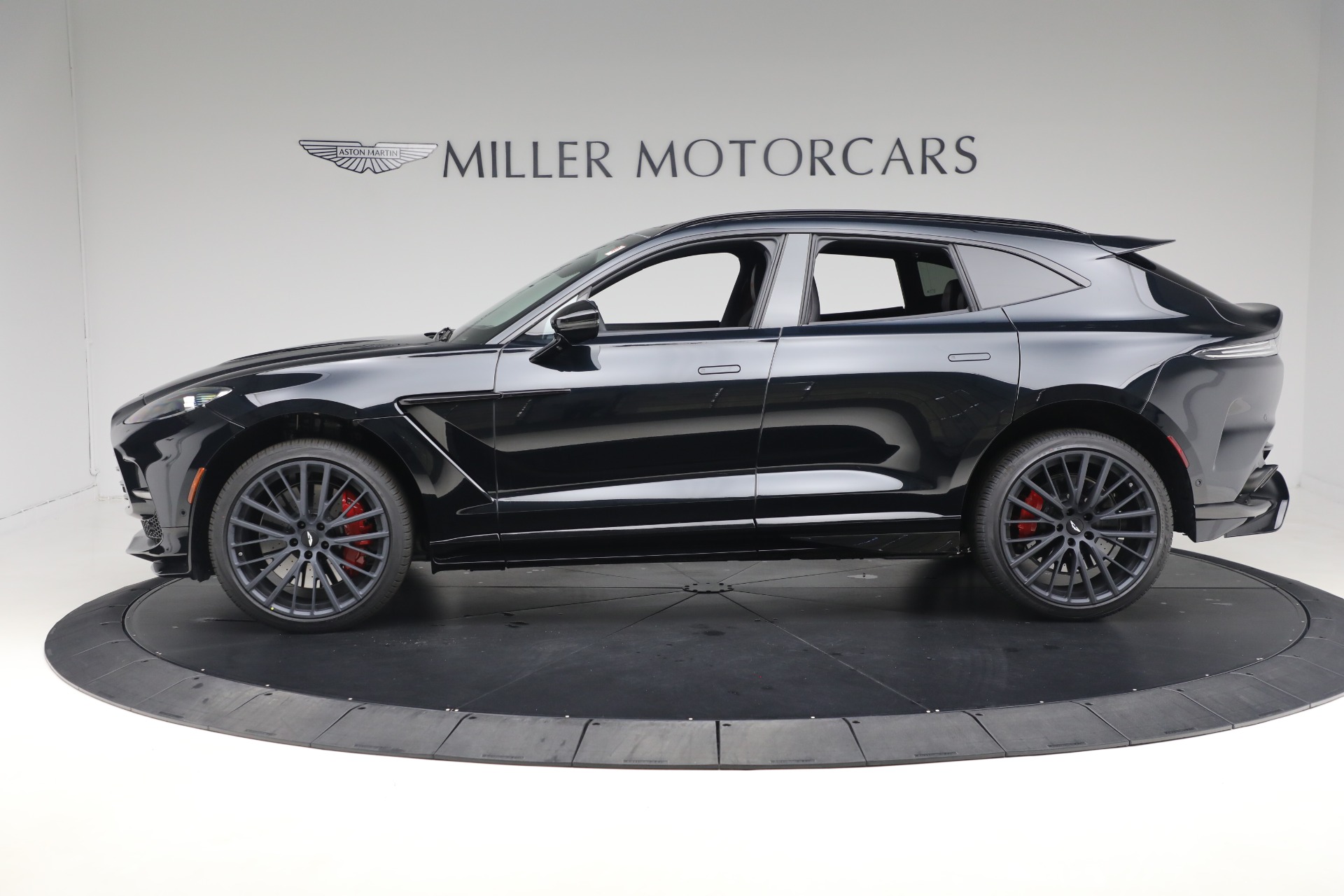 2025 Aston Martin DBX AM8 DBX707 photo 3