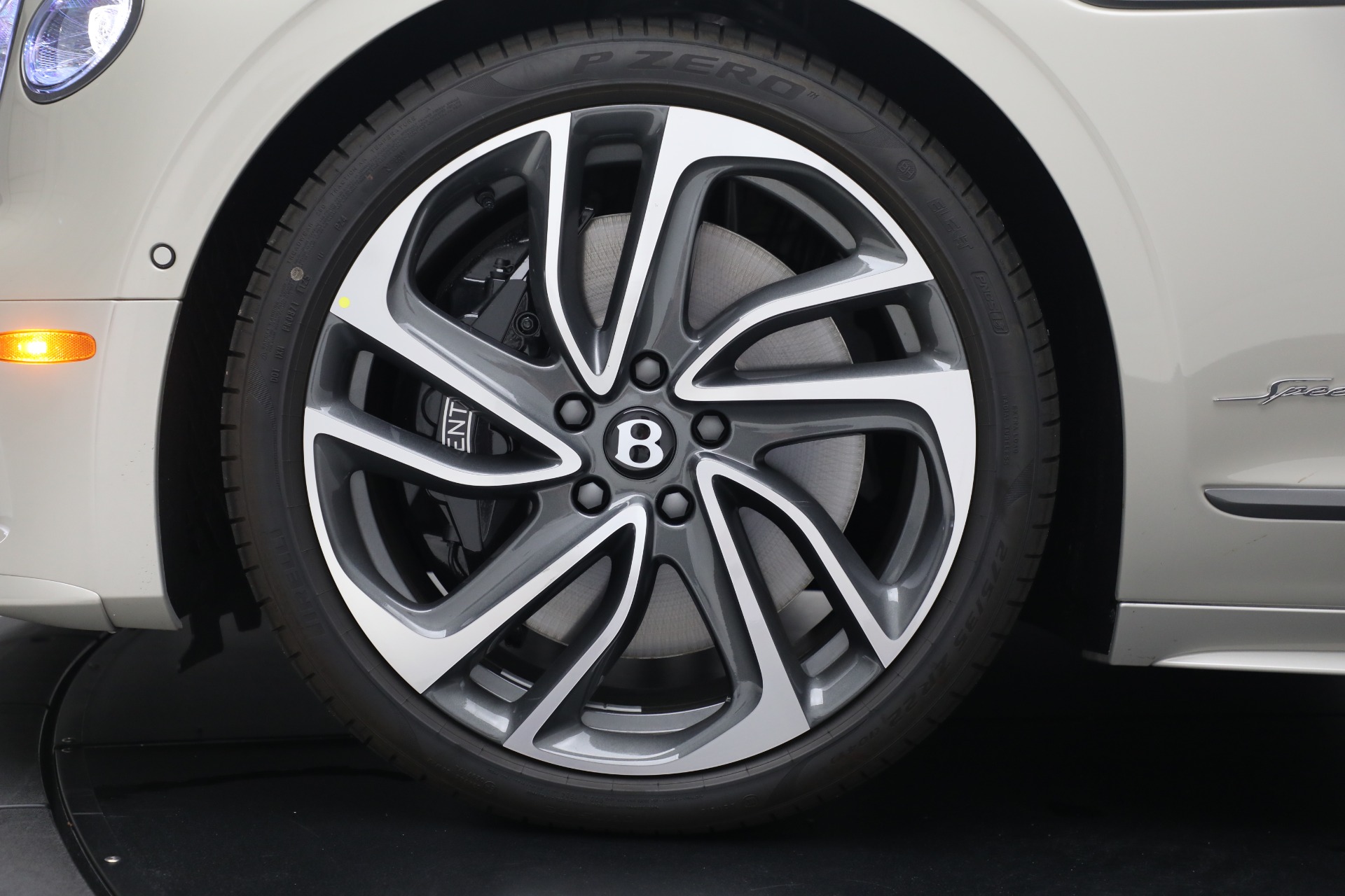 2025 Bentley Flying Spur Speed photo 13