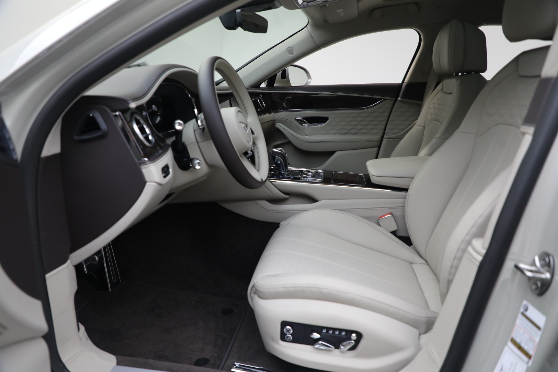 2025 Bentley Flying Spur Speed photo 17
