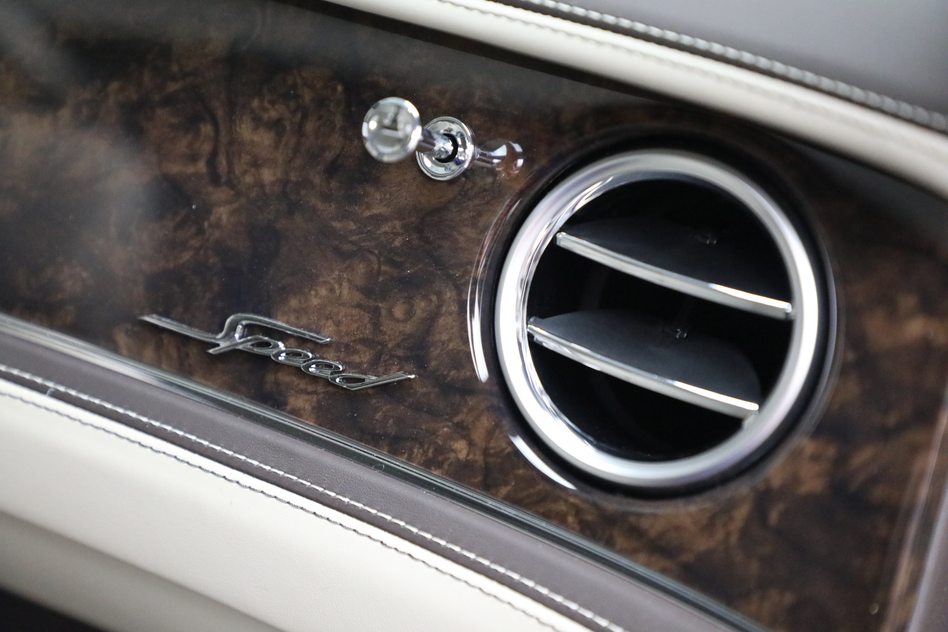 2025 Bentley Flying Spur Speed photo 27