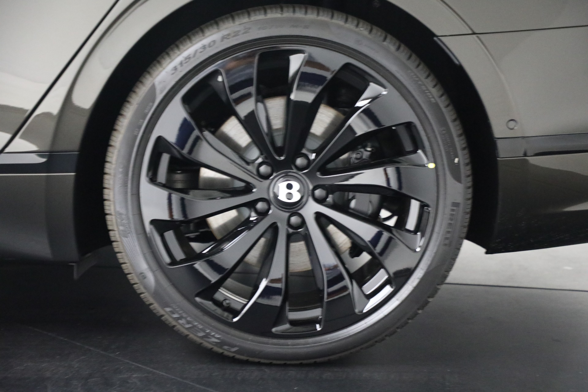 2025 Bentley Flying Spur photo 15
