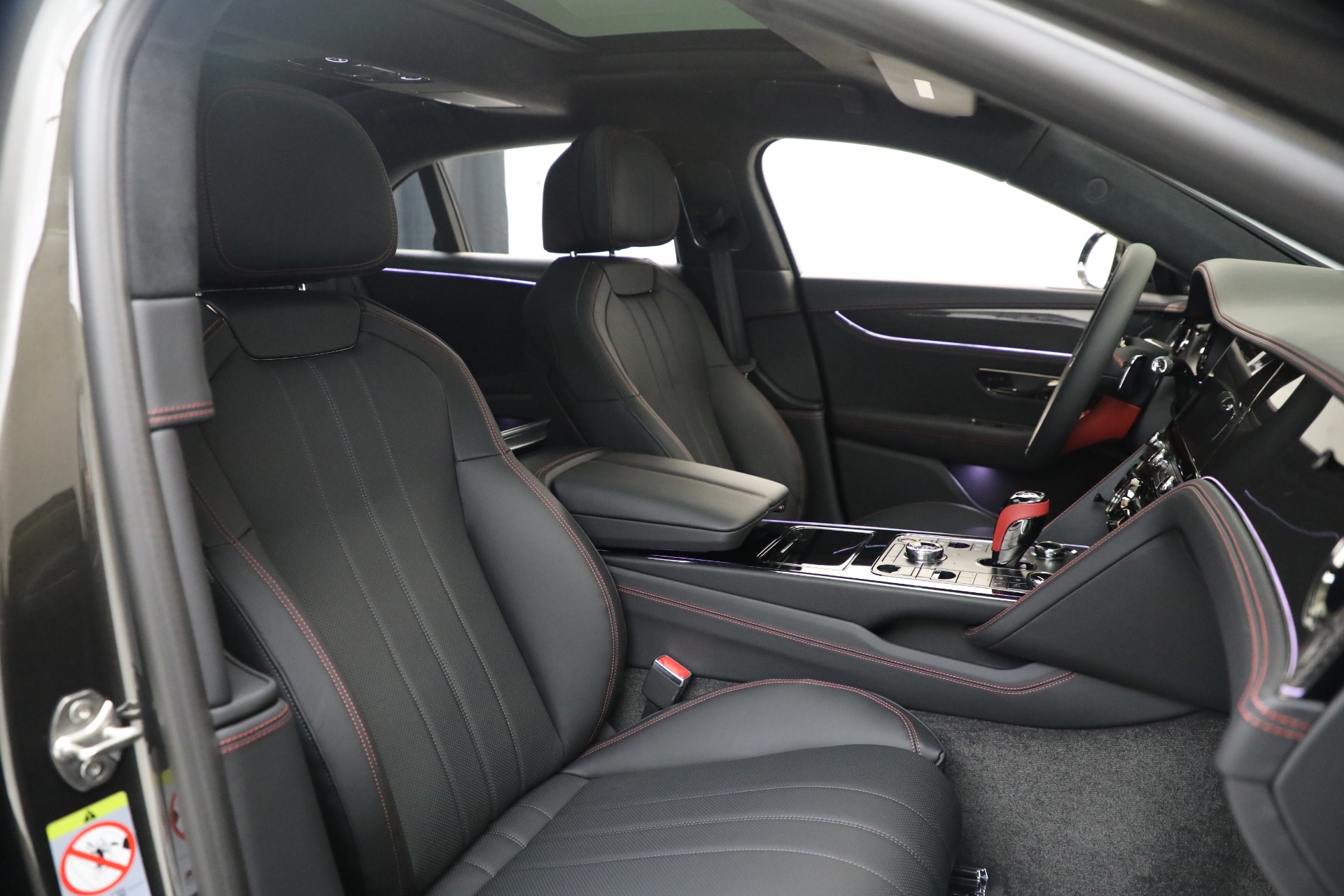 2025 Bentley Flying Spur photo 28