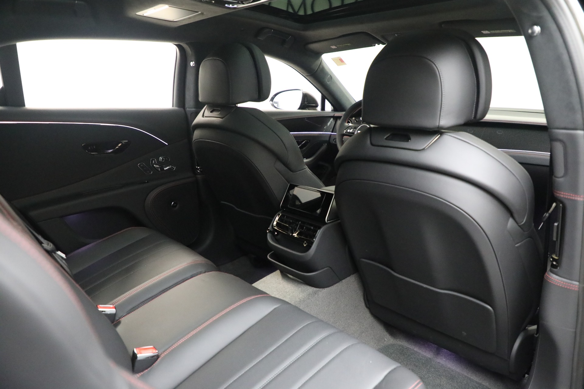2025 Bentley Flying Spur photo 29