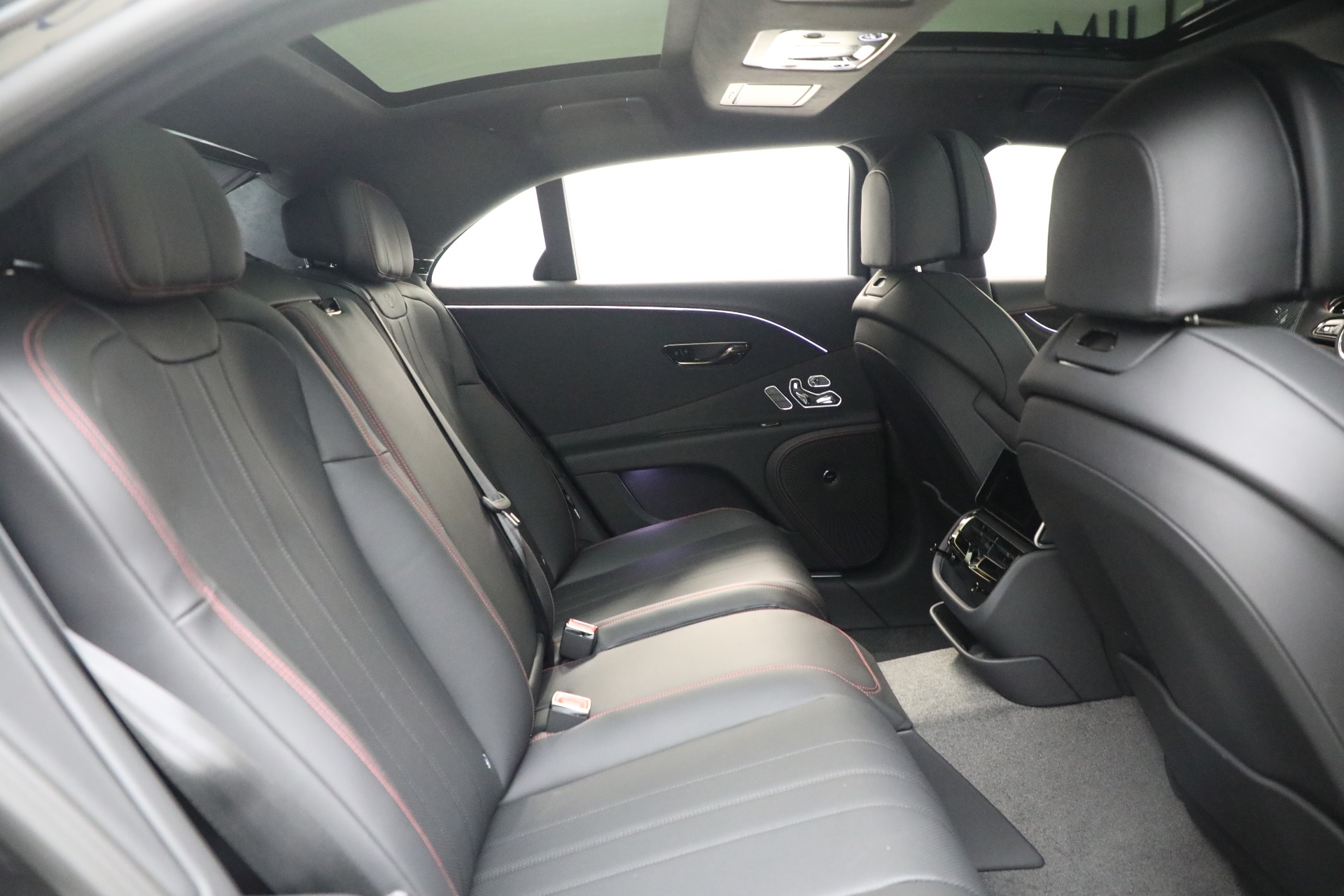 2025 Bentley Flying Spur photo 30
