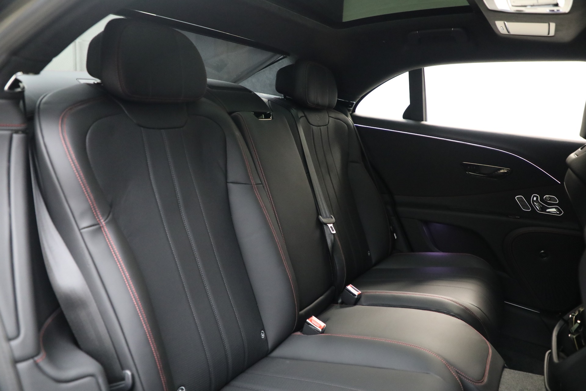 2025 Bentley Flying Spur photo 31