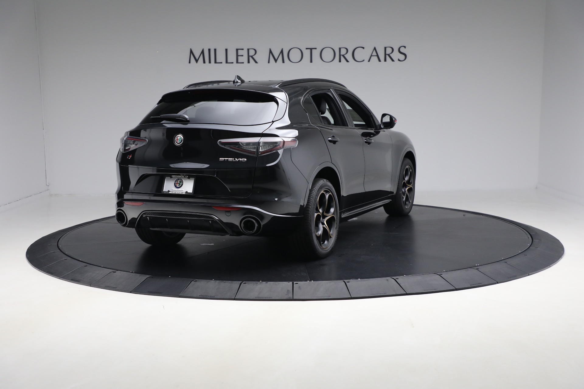 2025 Alfa Romeo Stelvio Sprint Base photo 9