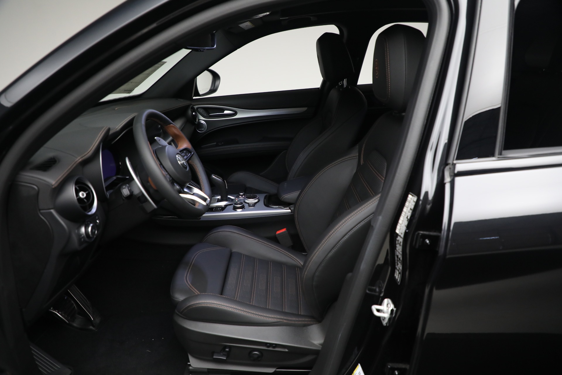 2025 Alfa Romeo Stelvio Sprint Base photo 19