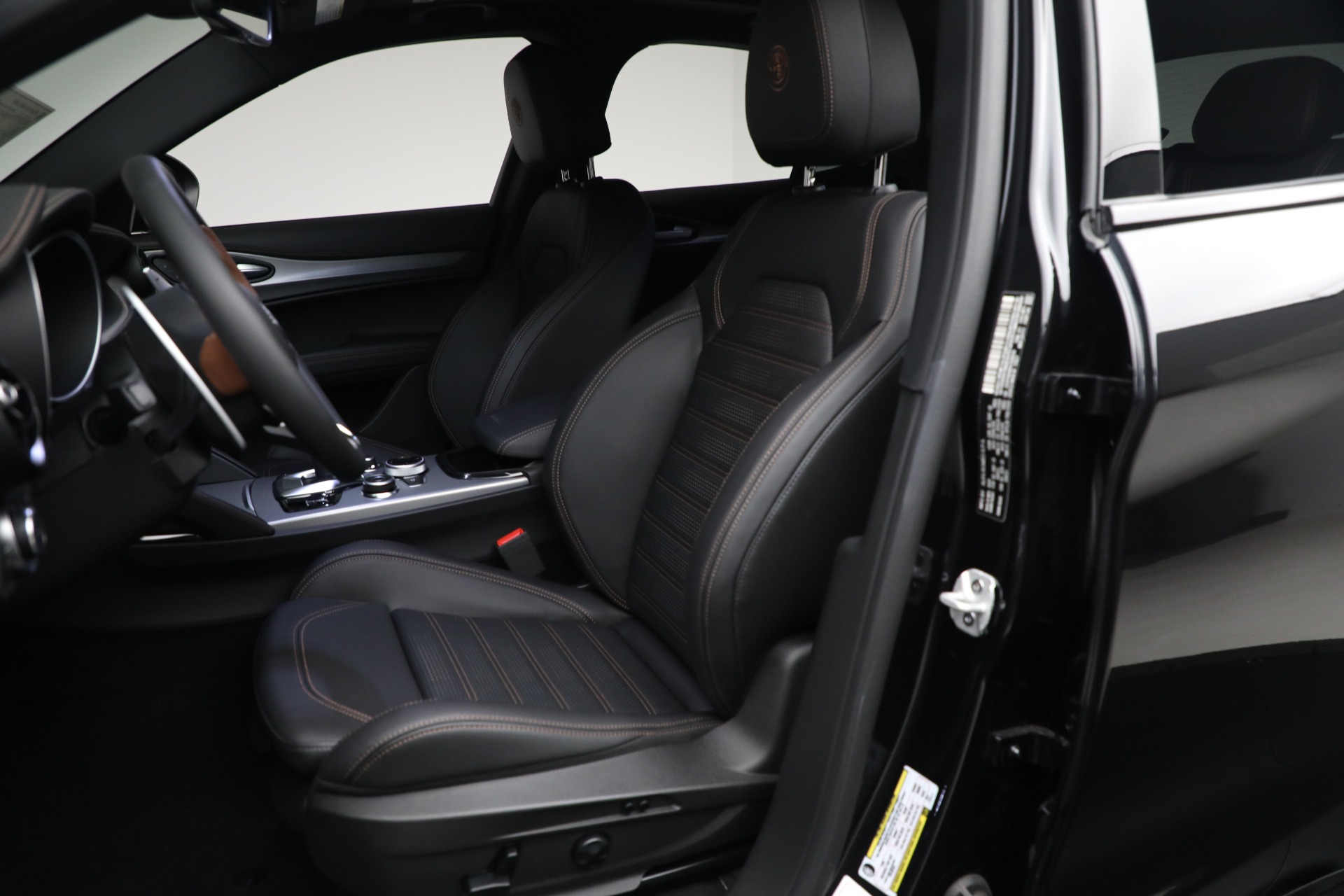 2025 Alfa Romeo Stelvio Sprint Base photo 20
