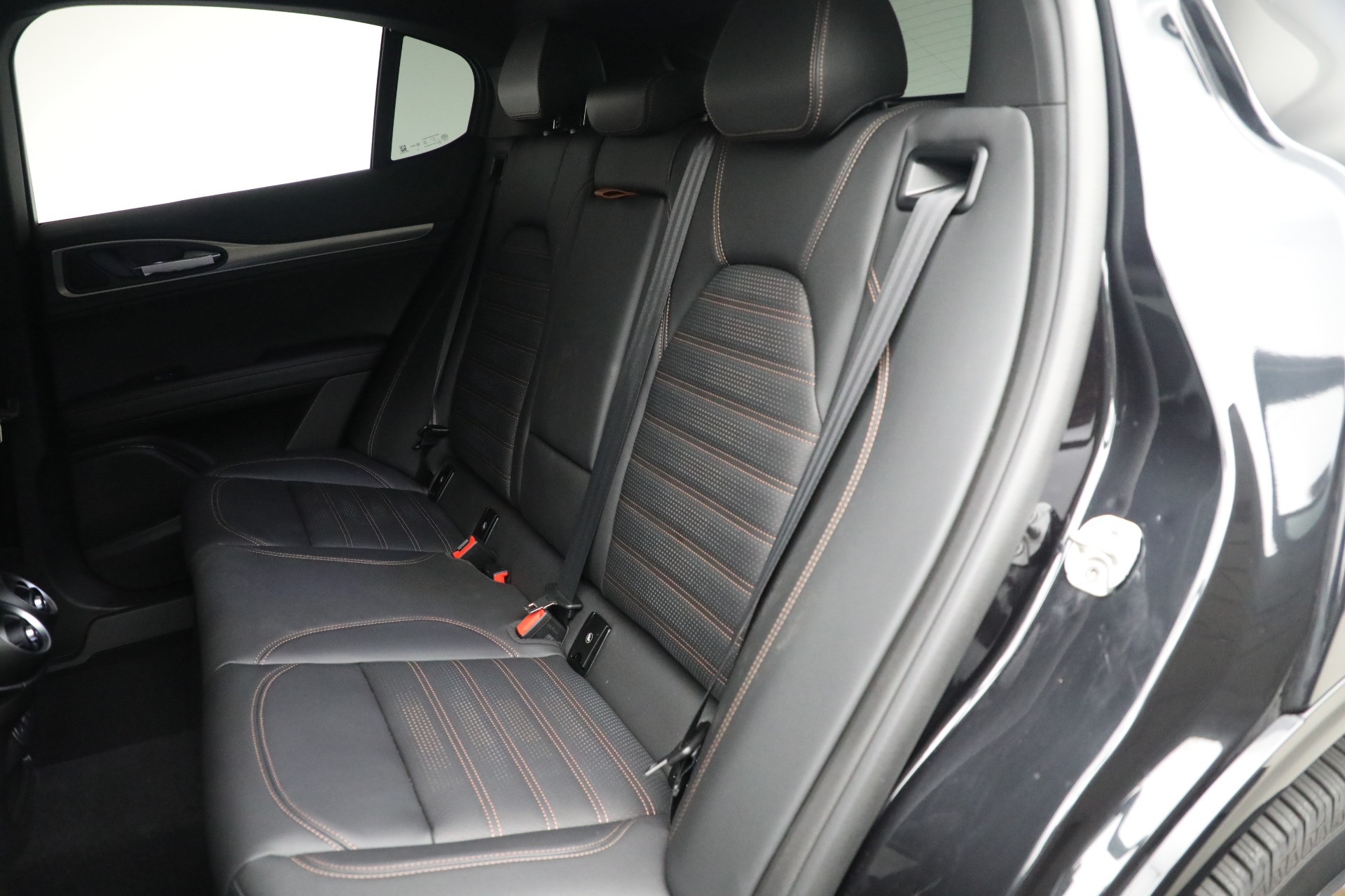 2025 Alfa Romeo Stelvio Sprint Base photo 22