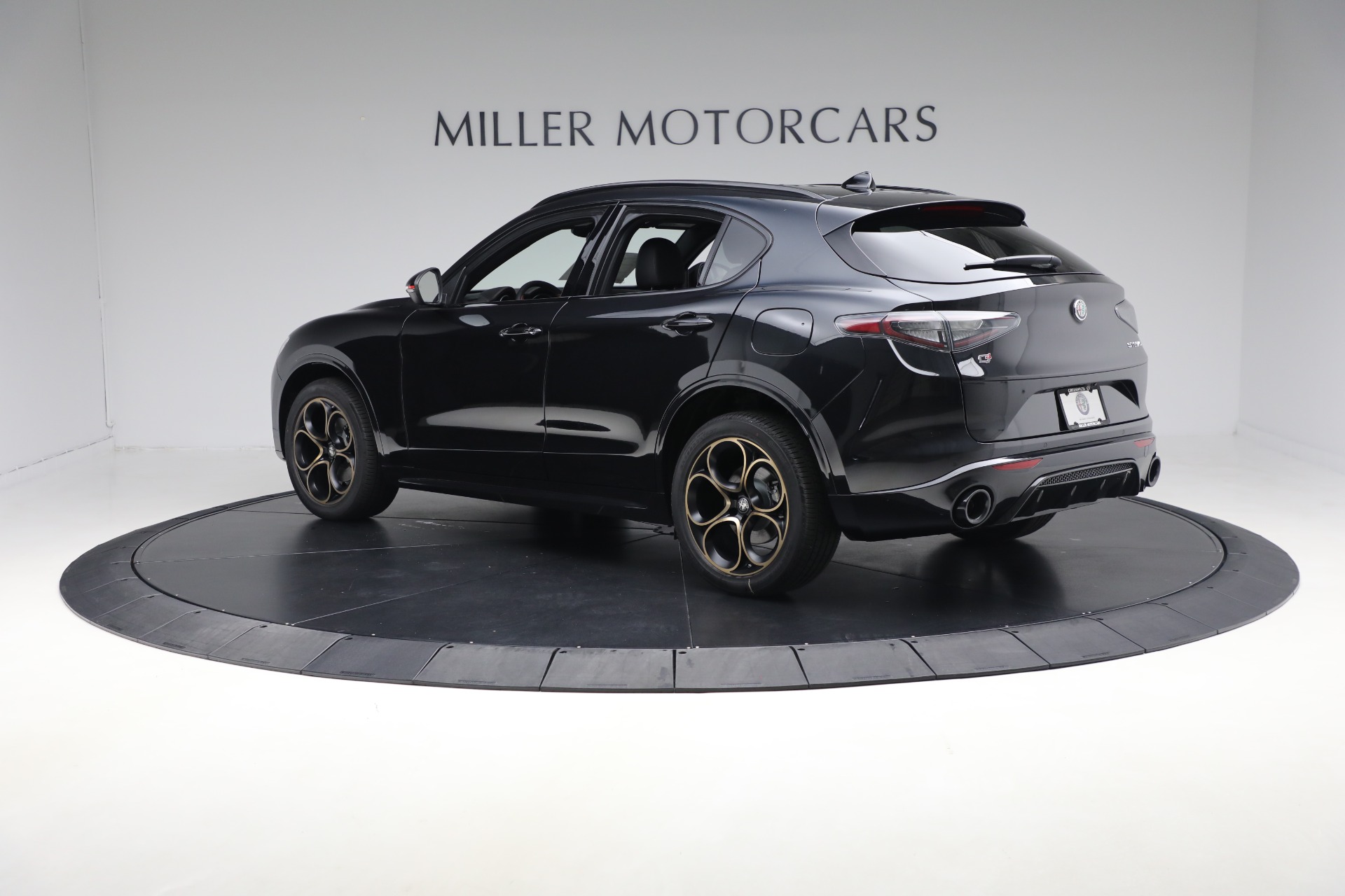 2025 Alfa Romeo Stelvio Sprint Base photo 6