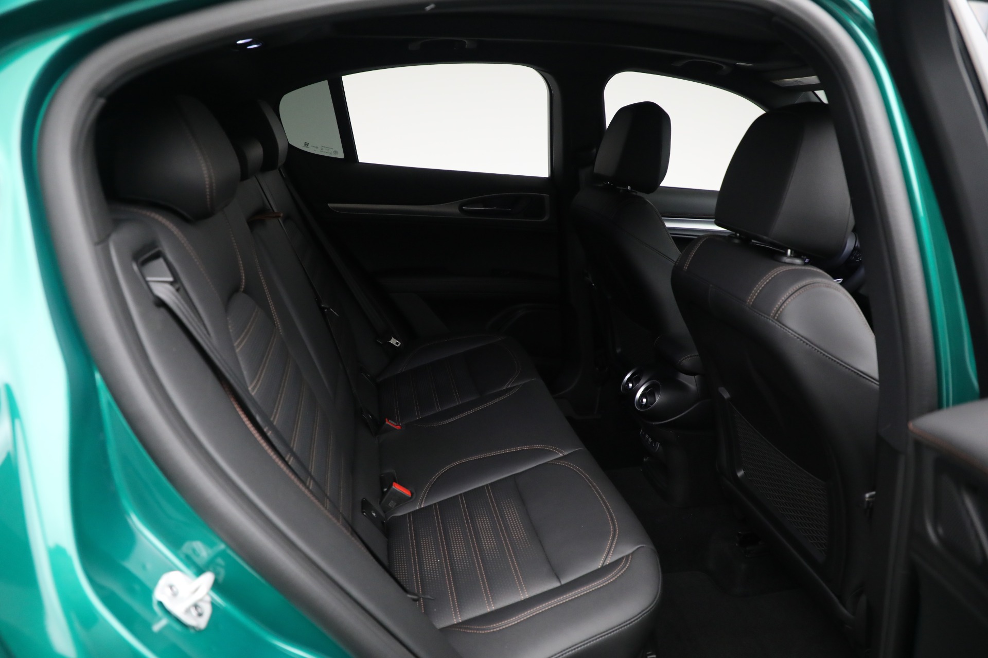 2025 Alfa Romeo Stelvio Sprint Base photo 18