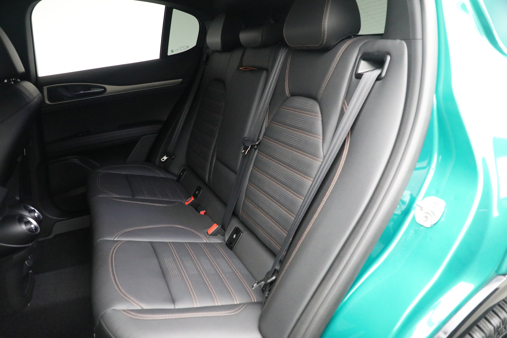2025 Alfa Romeo Stelvio Sprint Base photo 21